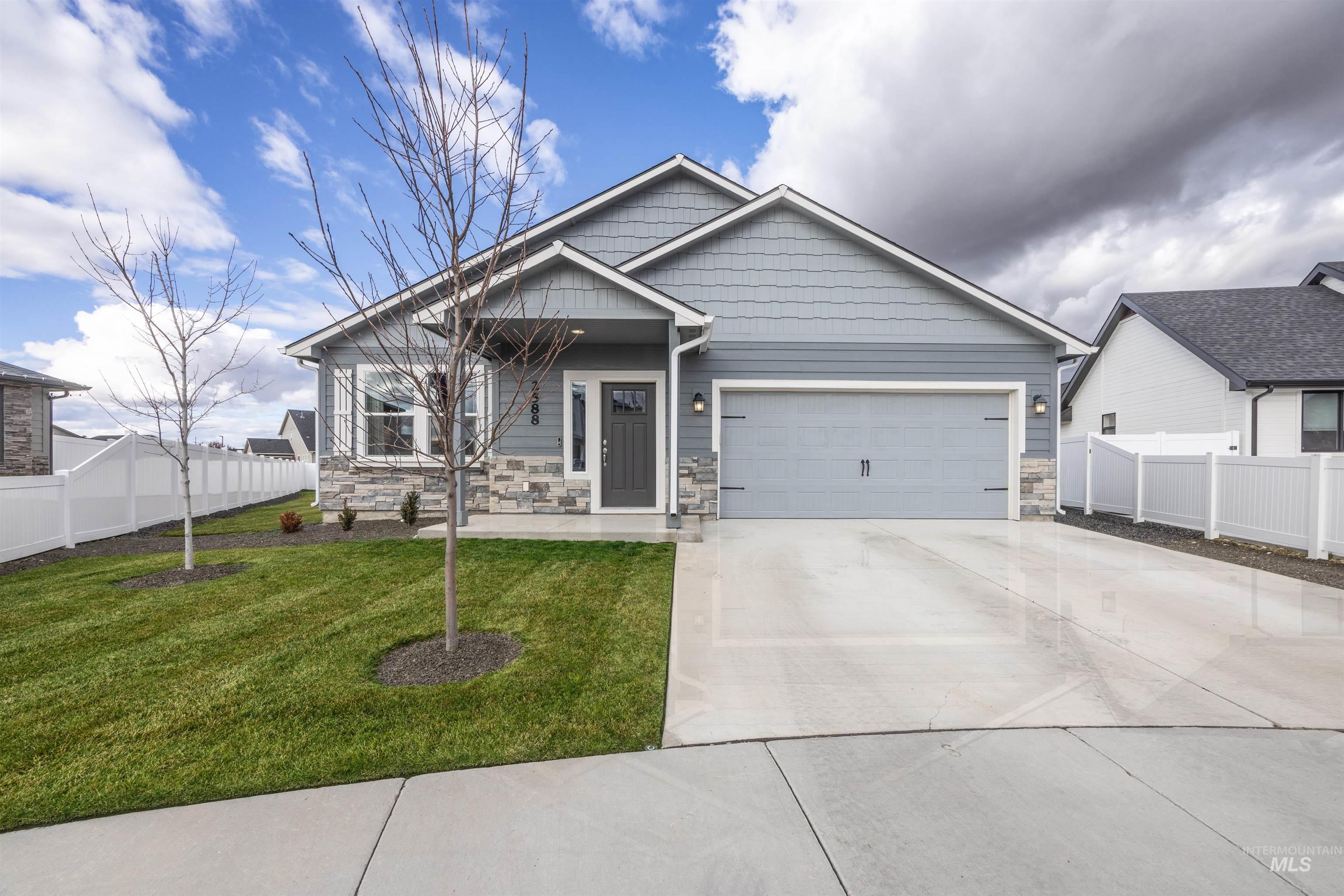 2588 E Mcintosh Ct, Emmett, Idaho 83617, 3 Bedrooms, 2 Bathrooms, Residential For Sale, Price $445,900,MLS 98974507