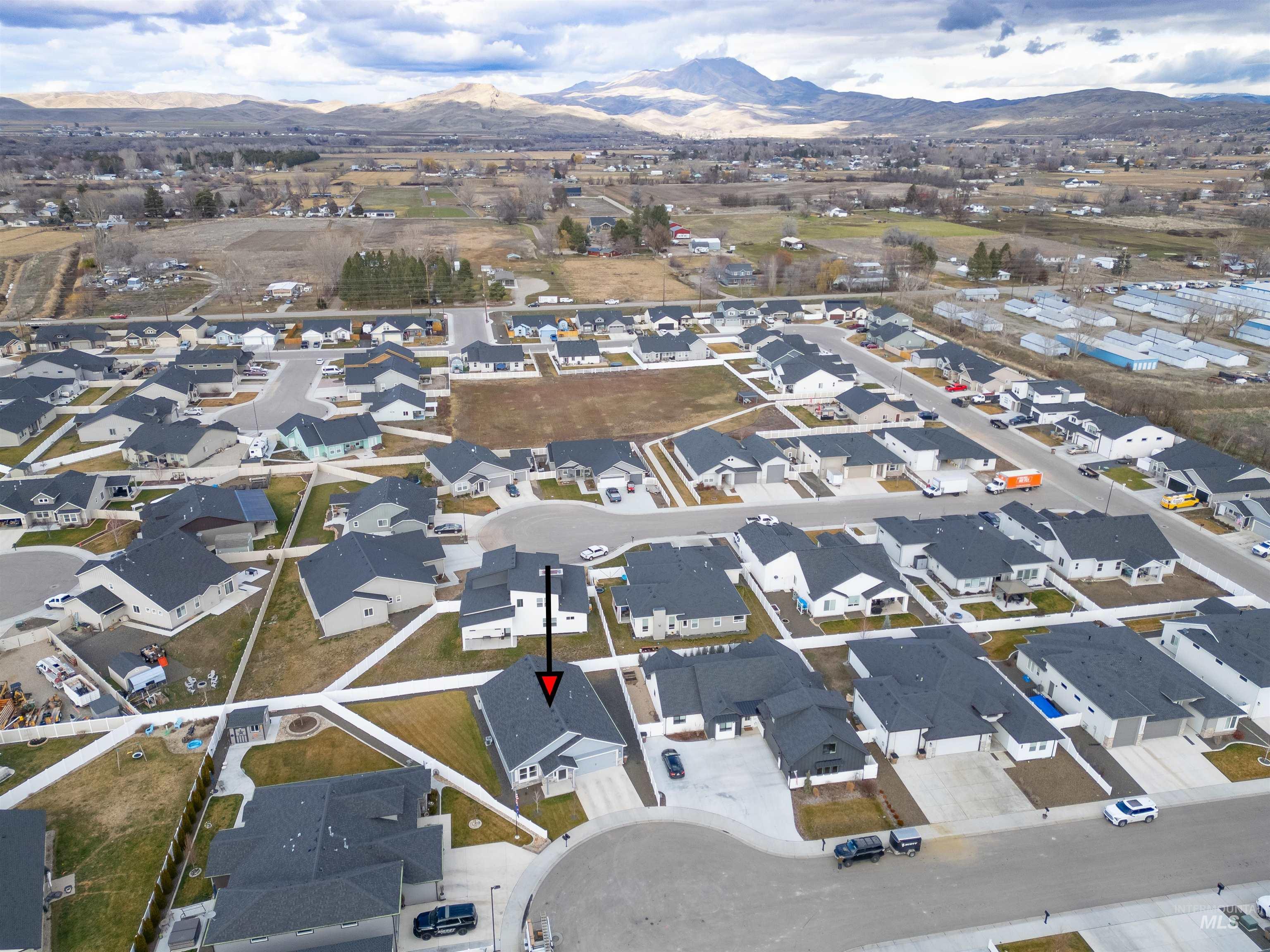 2588 E Mcintosh Ct, Emmett, Idaho 83617, 3 Bedrooms, 2 Bathrooms, Residential For Sale, Price $445,900,MLS 98974507