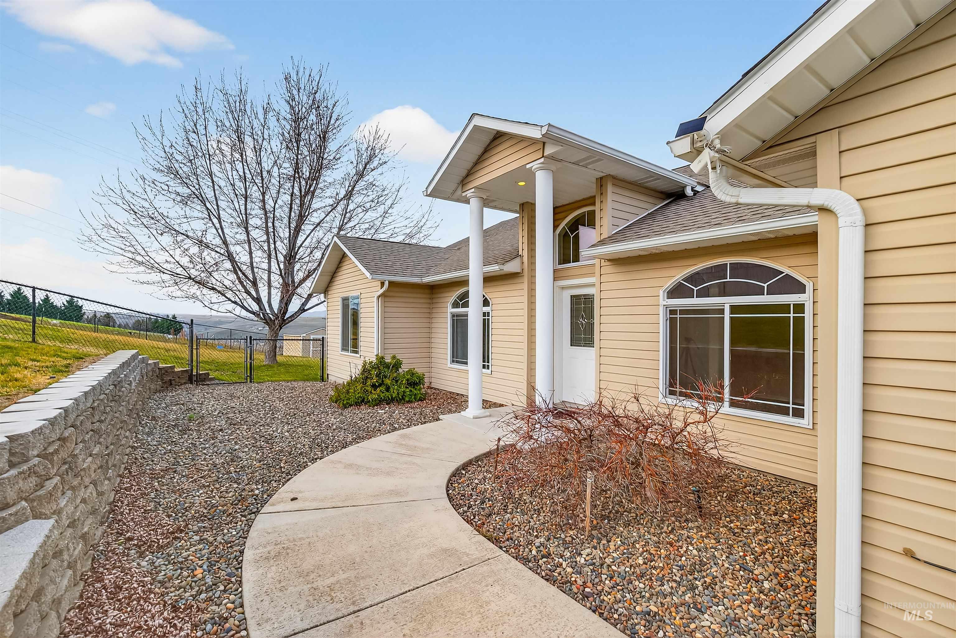 2924 27th Street, Clarkston, Washington 99403, 3 Bedrooms, 2 Bathrooms, Residential For Sale, Price $449,000,MLS 98974508