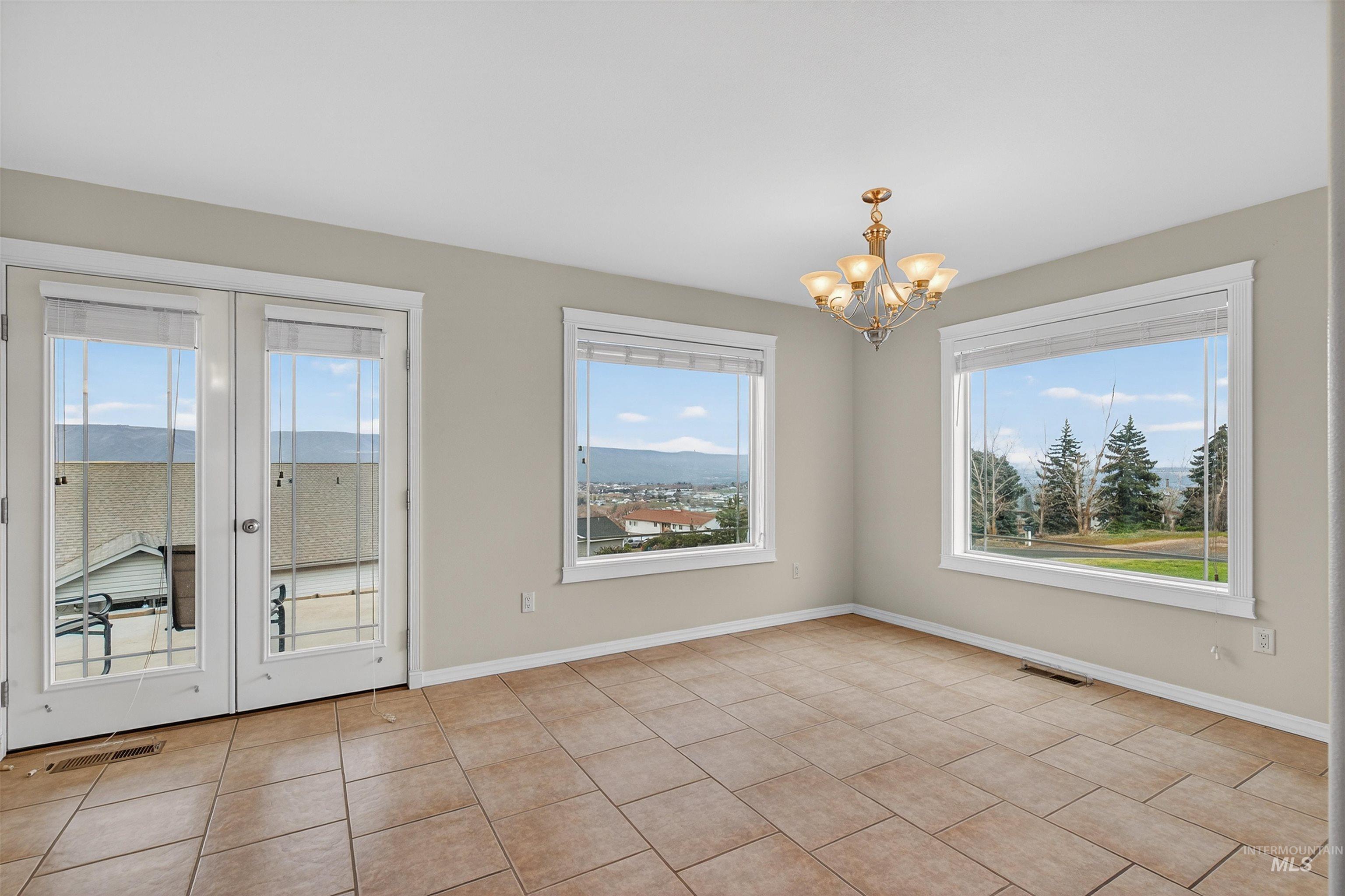 2924 27th Street, Clarkston, Washington 99403, 3 Bedrooms, 2 Bathrooms, Residential For Sale, Price $449,000,MLS 98974508