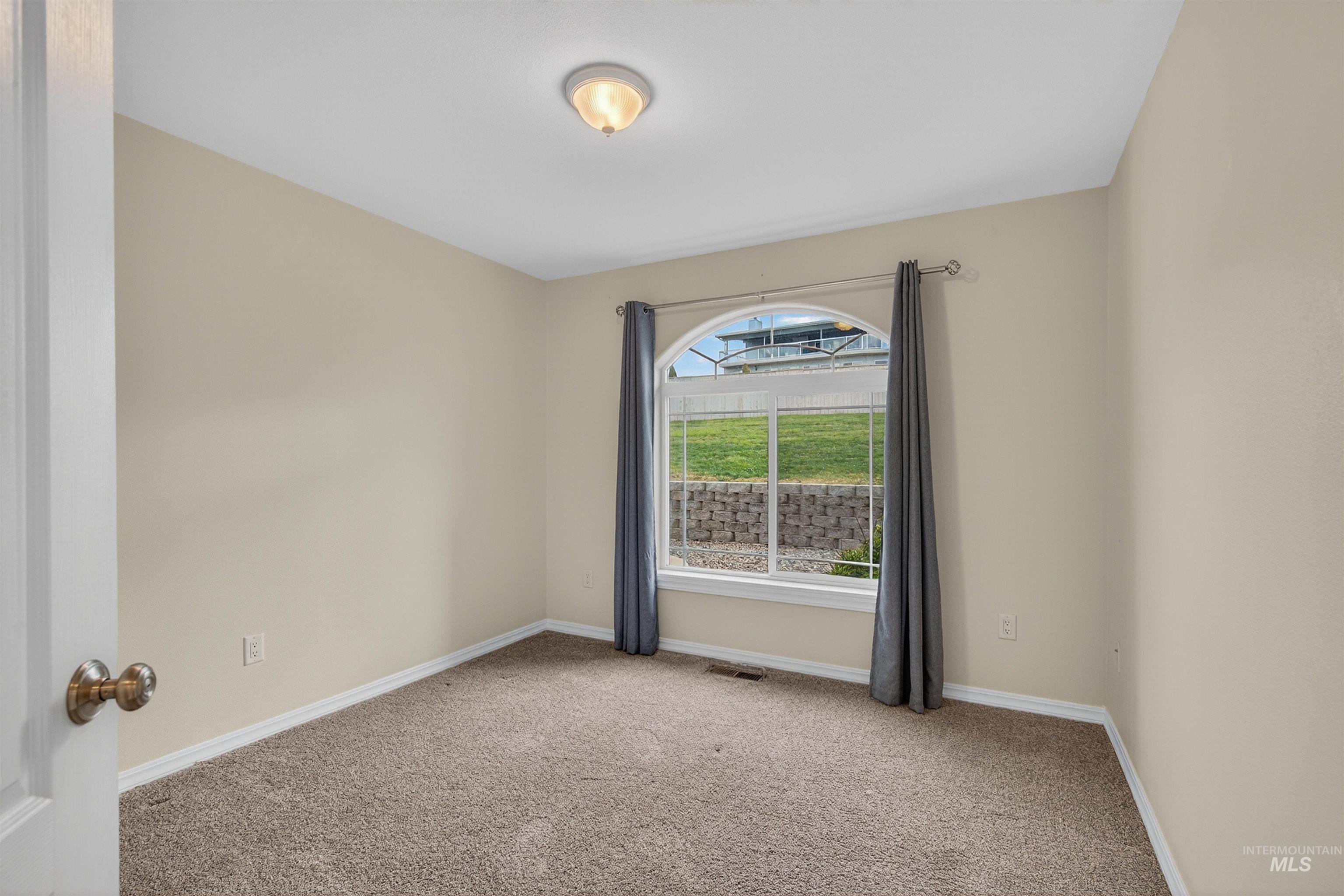 2924 27th Street, Clarkston, Washington 99403, 3 Bedrooms, 2 Bathrooms, Residential For Sale, Price $449,000,MLS 98974508