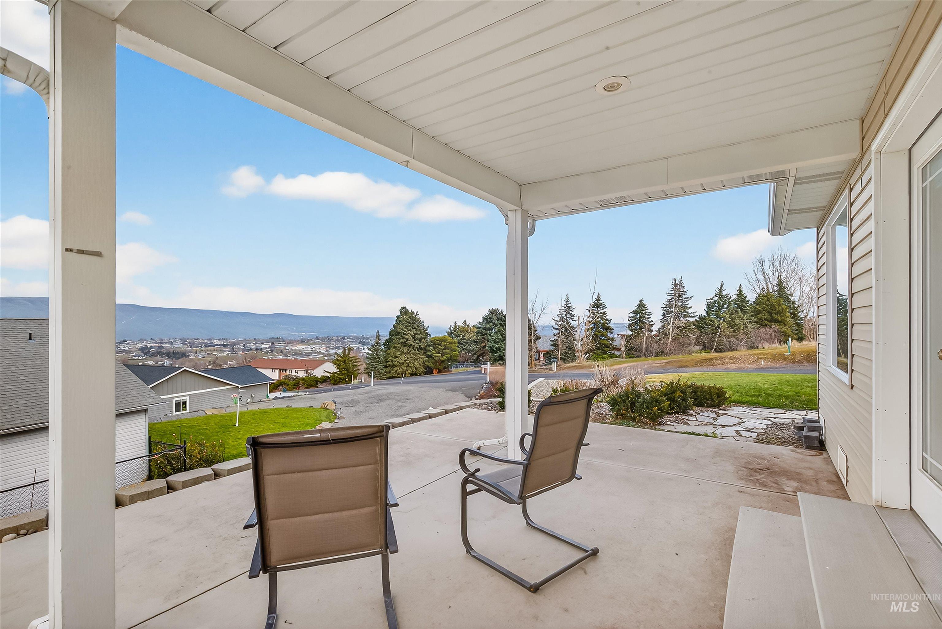 2924 27th Street, Clarkston, Washington 99403, 3 Bedrooms, 2 Bathrooms, Residential For Sale, Price $449,000,MLS 98974508