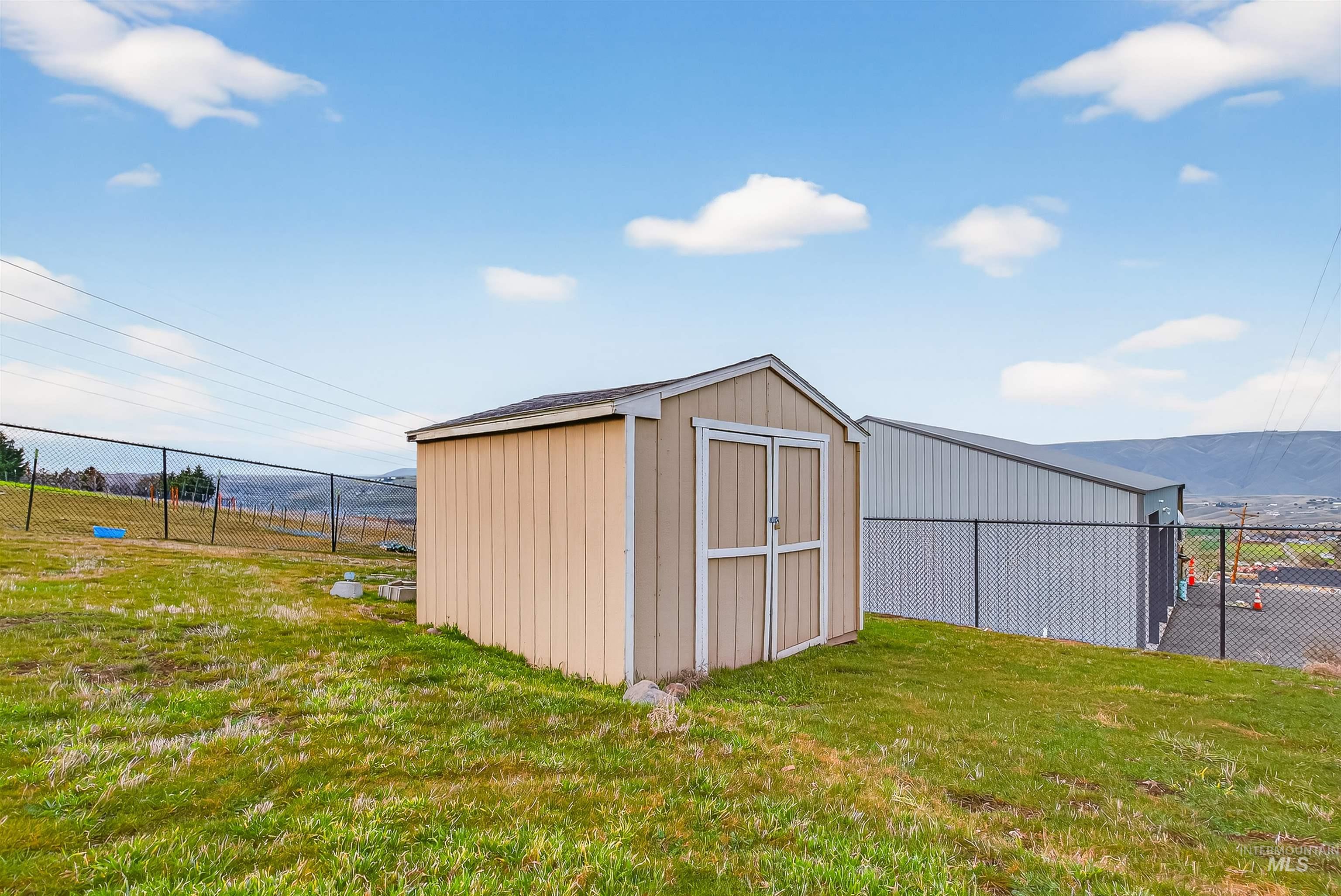 2924 27th Street, Clarkston, Washington 99403, 3 Bedrooms, 2 Bathrooms, Residential For Sale, Price $449,000,MLS 98974508