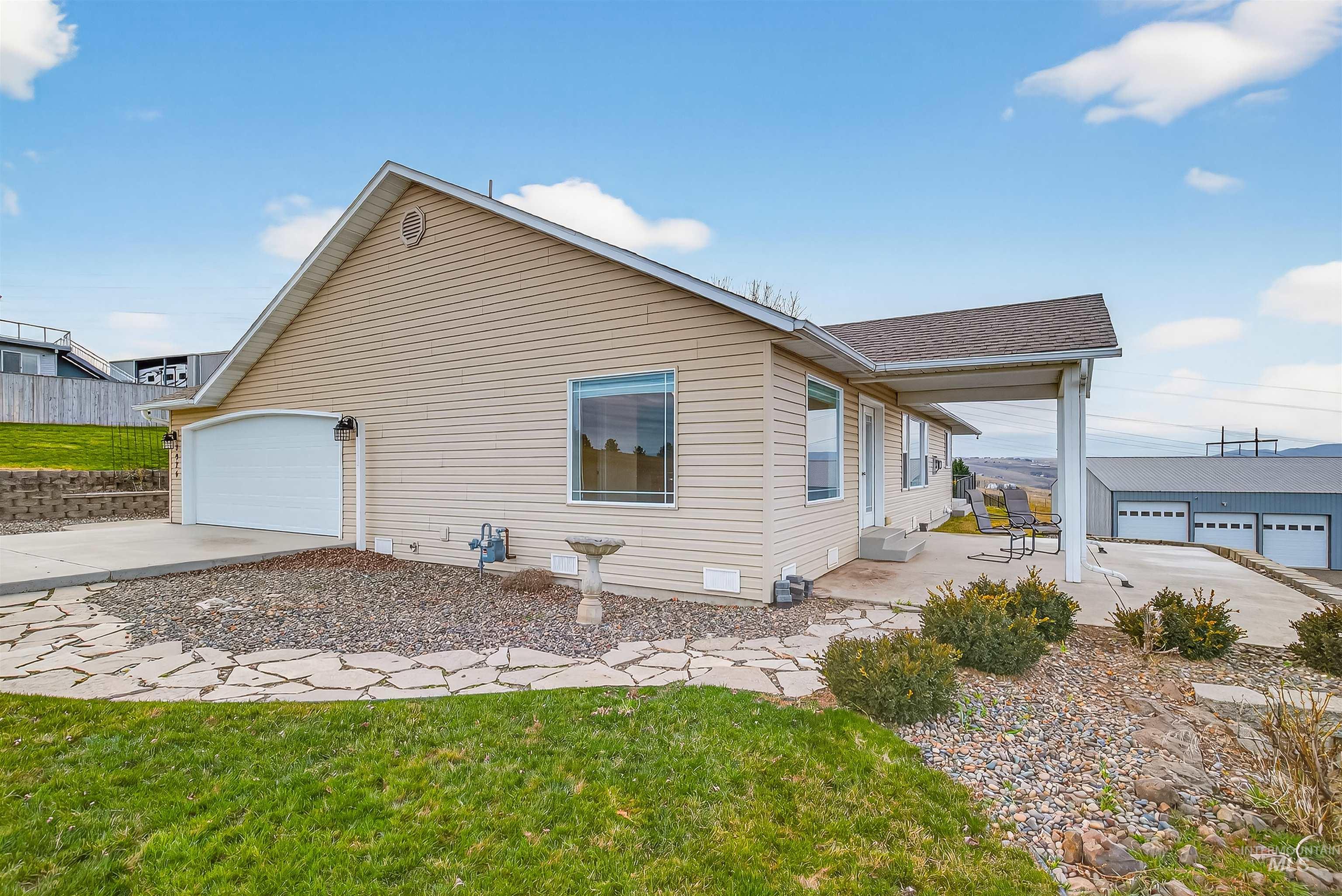 2924 27th Street, Clarkston, Washington 99403, 3 Bedrooms, 2 Bathrooms, Residential For Sale, Price $449,000,MLS 98974508