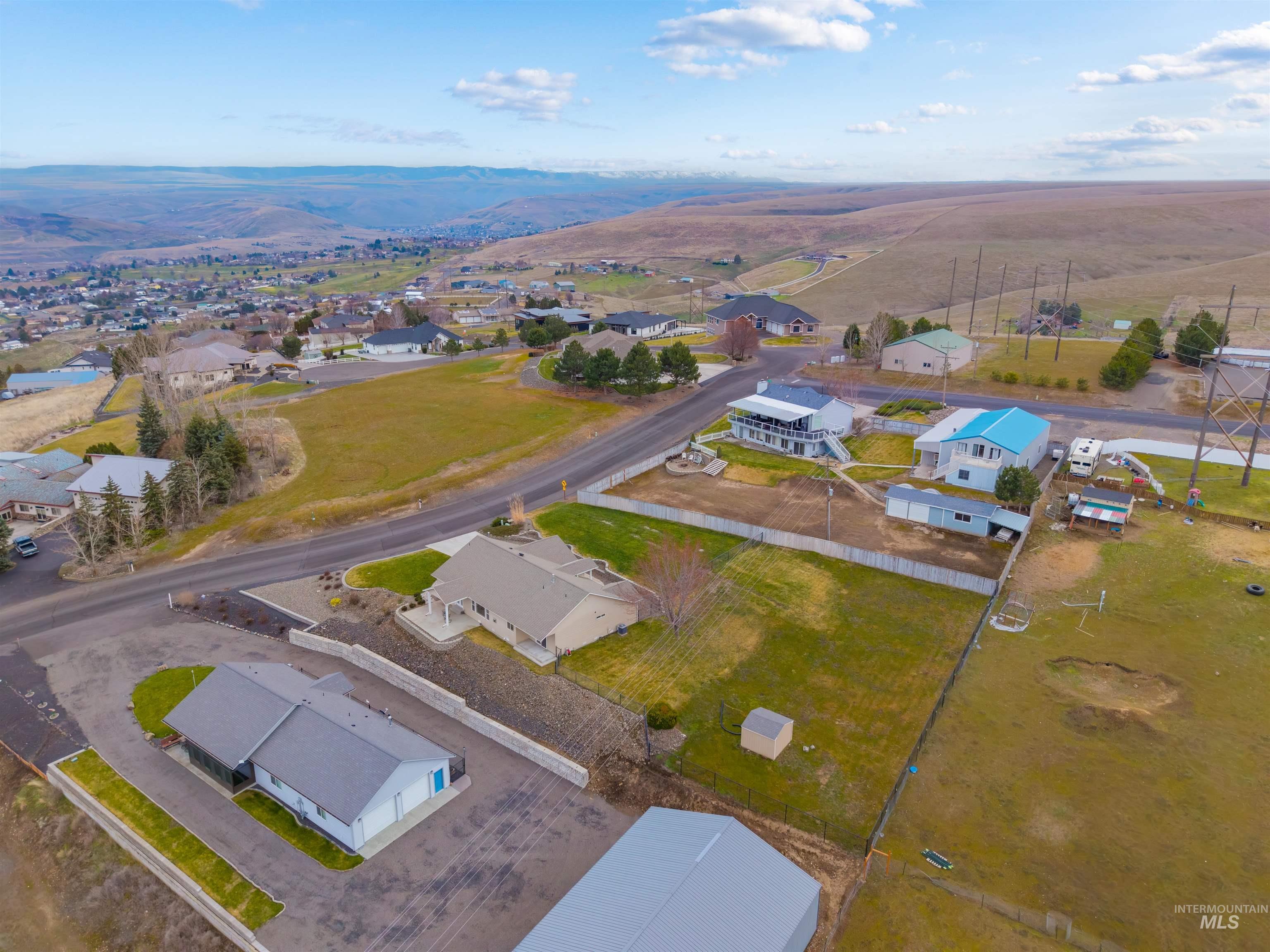 2924 27th Street, Clarkston, Washington 99403, 3 Bedrooms, 2 Bathrooms, Residential For Sale, Price $449,000,MLS 98974508