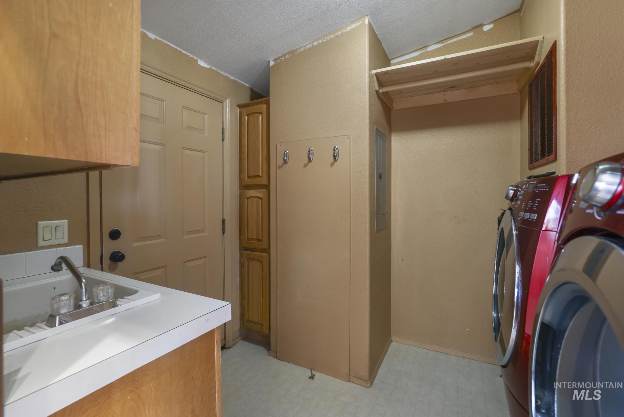 3480 E 2900 N, Kimberly, Idaho 83341, 3 Bedrooms, 2 Bathrooms, Residential For Sale, Price $479,900,MLS 98974509