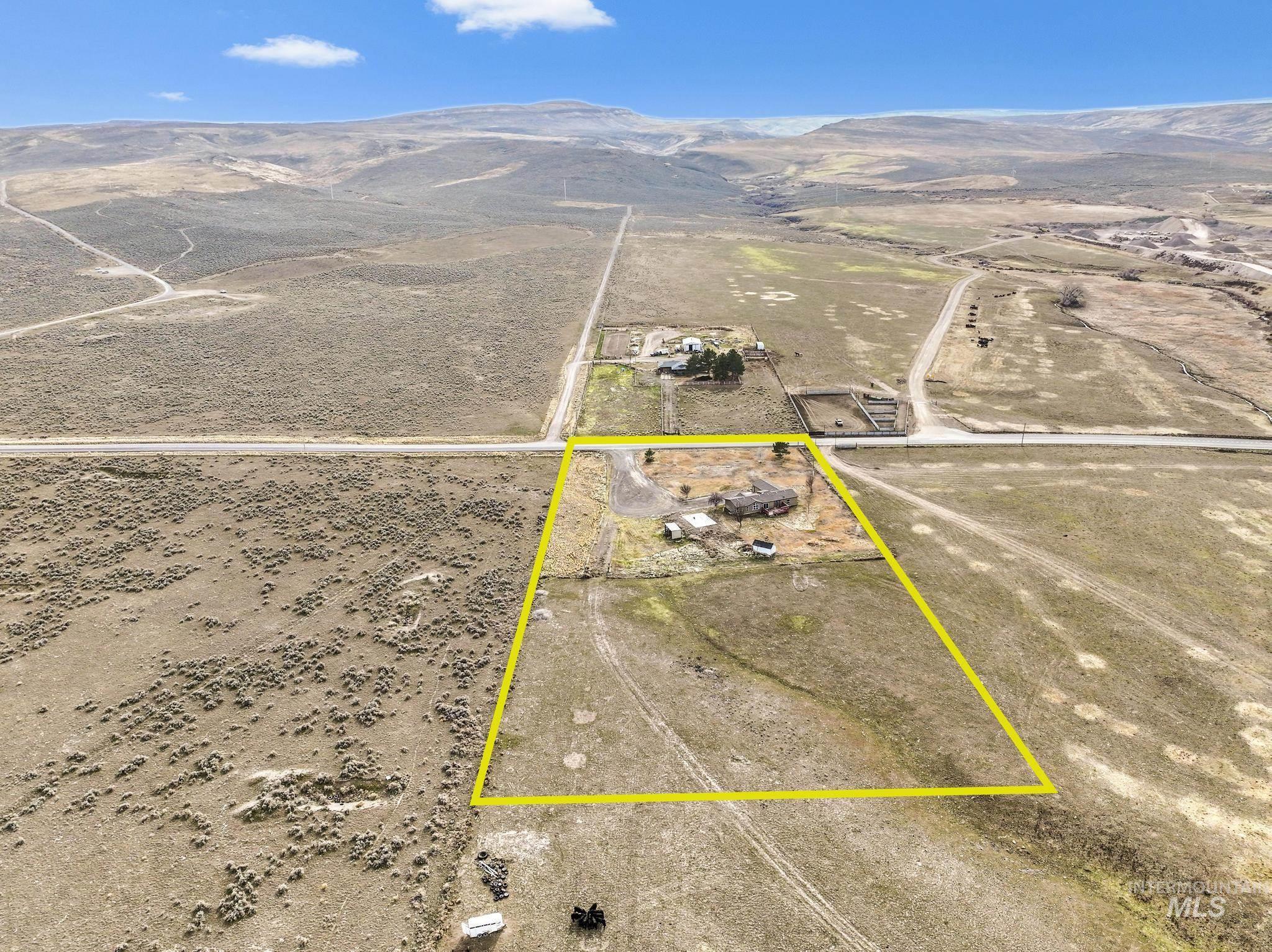 3480 E 2900 N, Kimberly, Idaho 83341, 3 Bedrooms, 2 Bathrooms, Residential For Sale, Price $479,900,MLS 98974509