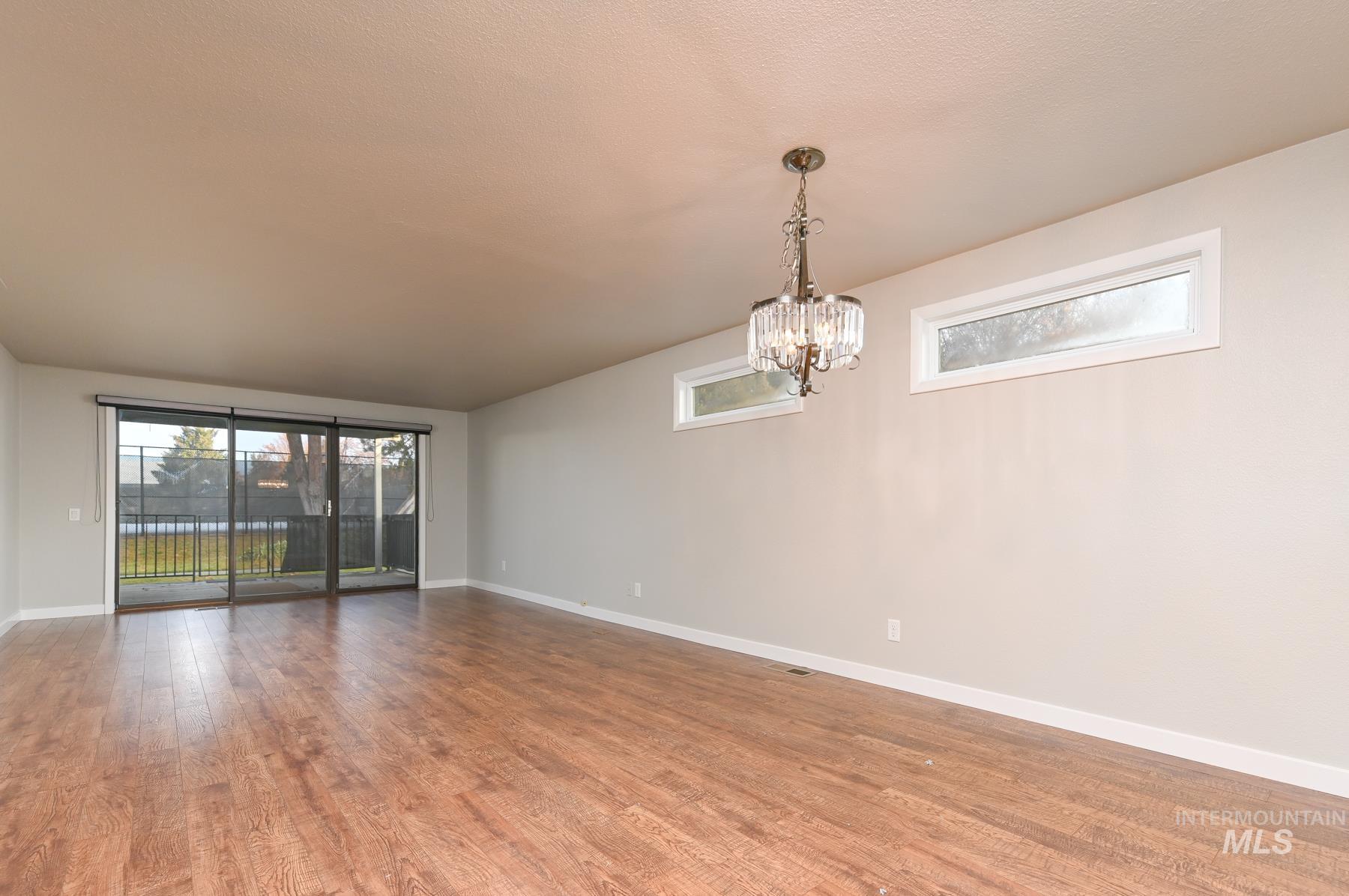 7208 W Casecade Drive, Boise, Idaho 83704, 4 Bedrooms, 3 Bathrooms, Residential For Sale, Price $449,990,MLS 98974510