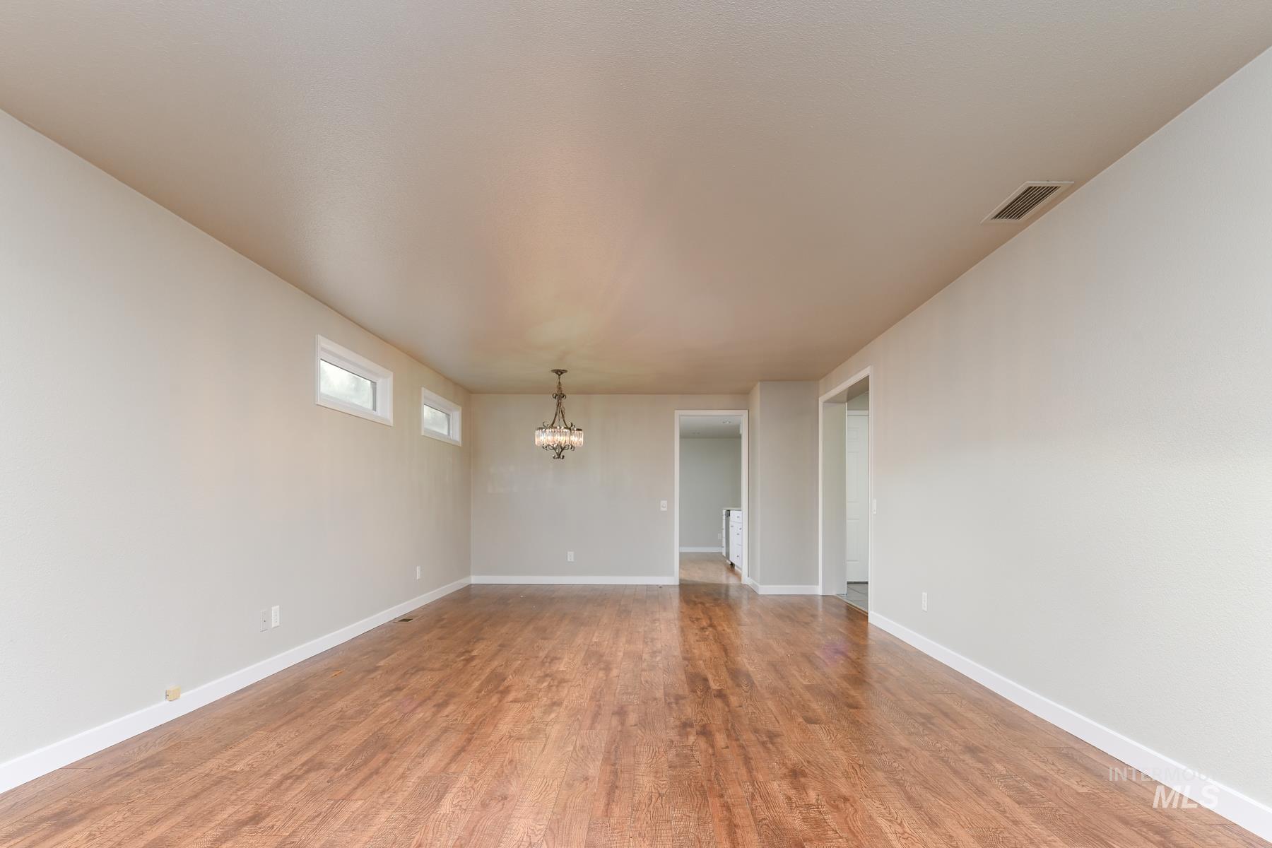 7208 W Casecade Drive, Boise, Idaho 83704, 4 Bedrooms, 3 Bathrooms, Residential For Sale, Price $449,990,MLS 98974510