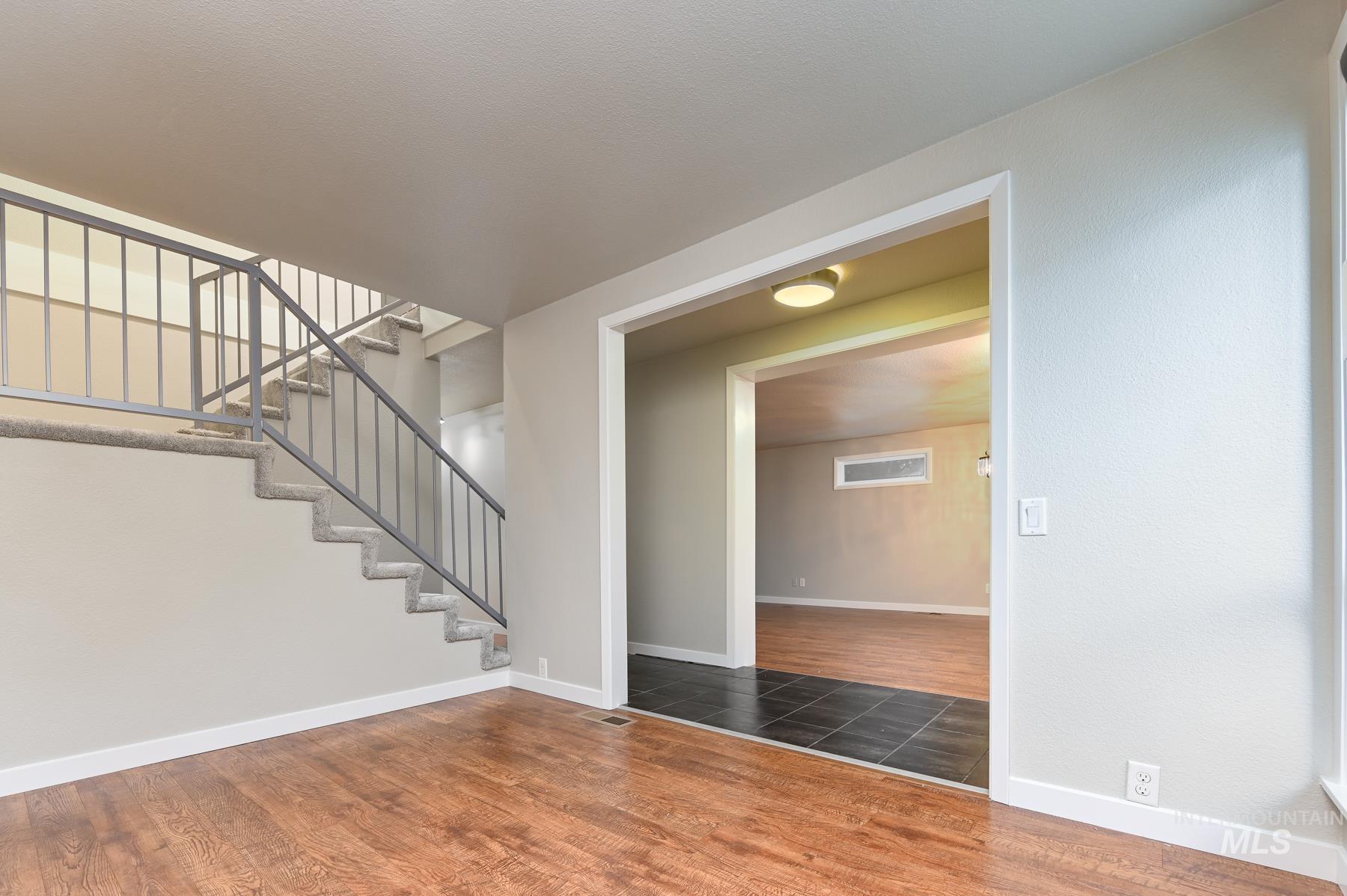 7208 W Casecade Drive, Boise, Idaho 83704, 4 Bedrooms, 3 Bathrooms, Residential For Sale, Price $449,990,MLS 98974510