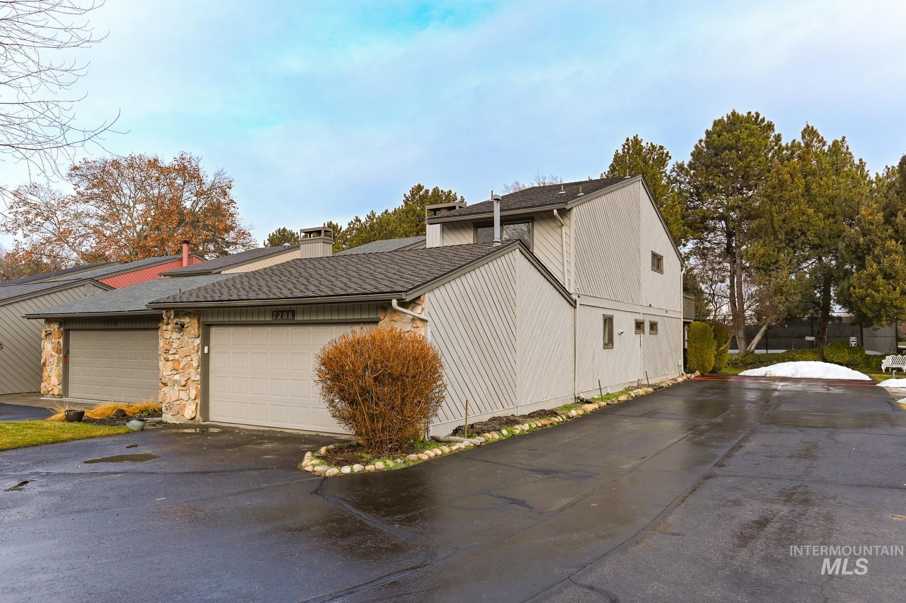 7208 W Casecade Drive, Boise, Idaho 83704, 4 Bedrooms, 3 Bathrooms, Residential For Sale, Price $449,990,MLS 98974510