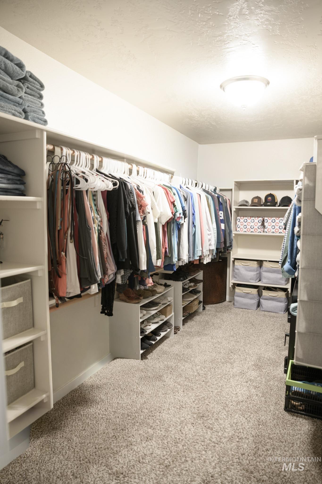 1997 N Rosedust Dr, Kuna, Idaho 83634, 5 Bedrooms, 2.5 Bathrooms, Residential For Sale, Price $518,990,MLS 98974513