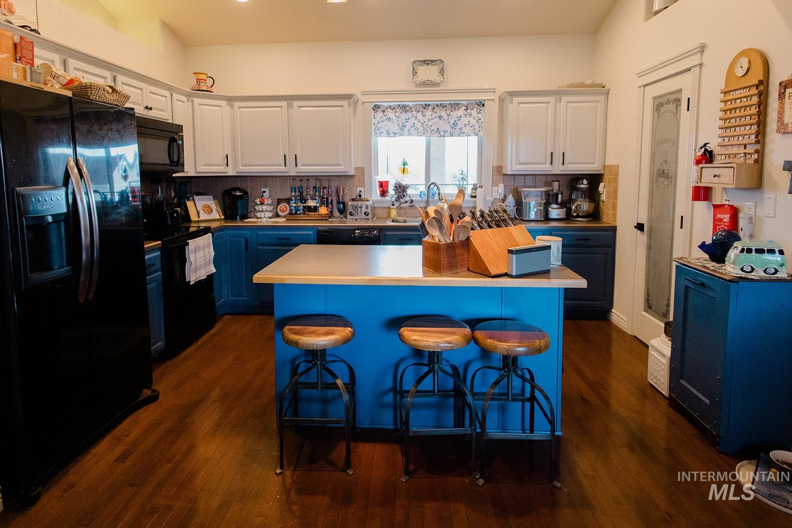 1790 NE Cinder Loop, Mountain Home, Idaho 83647, 3 Bedrooms, 2 Bathrooms, Residential For Sale, Price $435,000,MLS 98974515