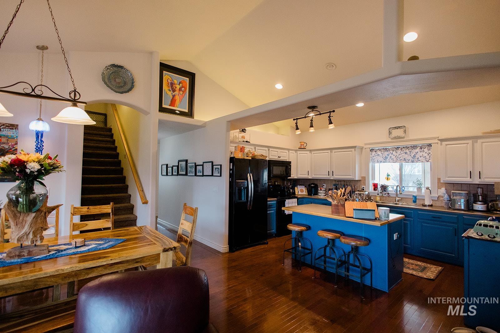 1790 NE Cinder Loop, Mountain Home, Idaho 83647, 3 Bedrooms, 2 Bathrooms, Residential For Sale, Price $435,000,MLS 98974515