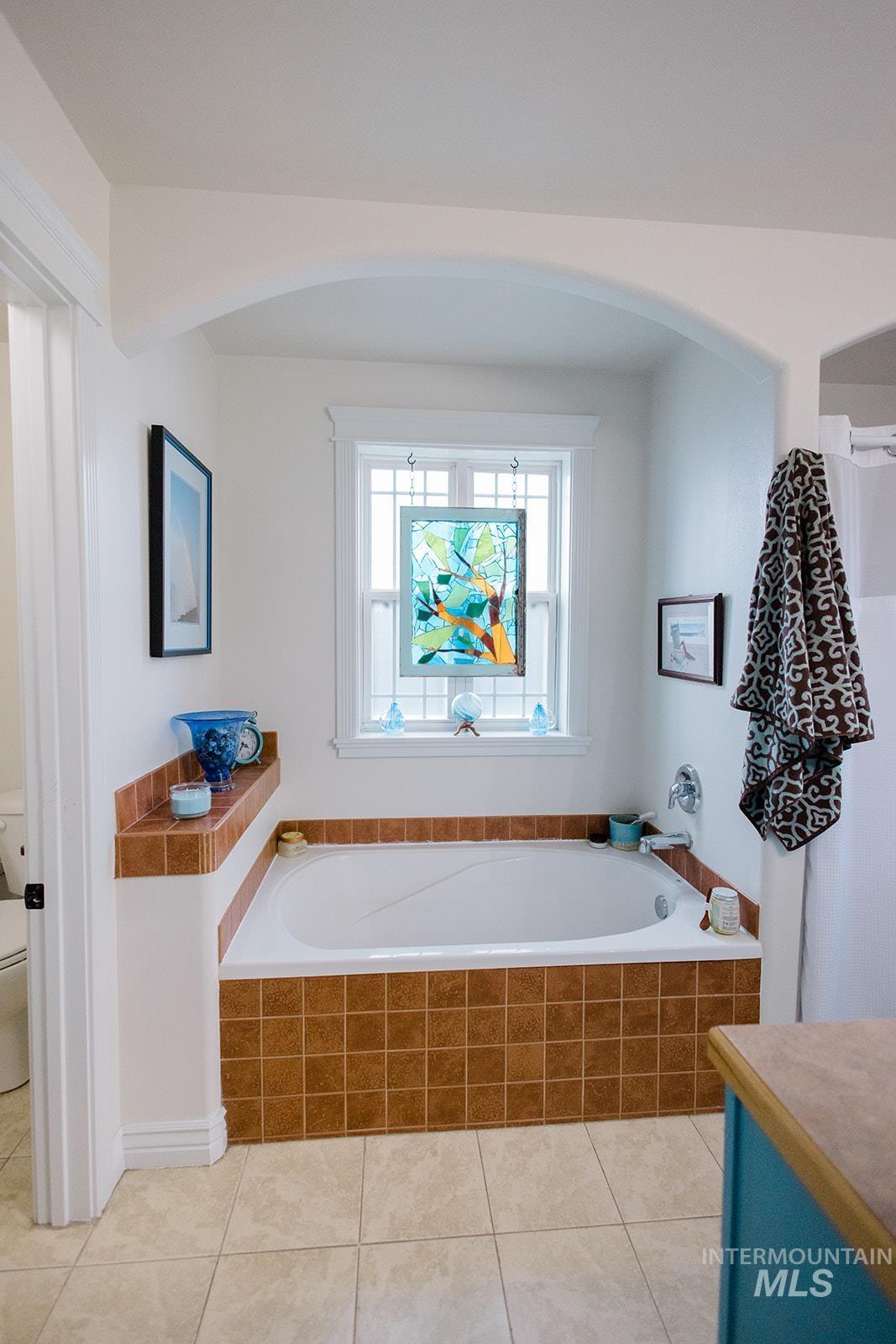 1790 NE Cinder Loop, Mountain Home, Idaho 83647, 3 Bedrooms, 2 Bathrooms, Residential For Sale, Price $435,000,MLS 98974515