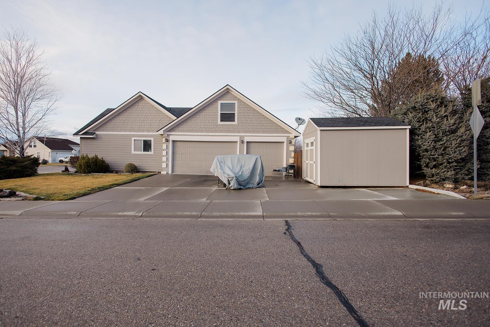 1790 NE Cinder Loop, Mountain Home, Idaho 83647, 3 Bedrooms, 2 Bathrooms, Residential For Sale, Price $435,000,MLS 98974515