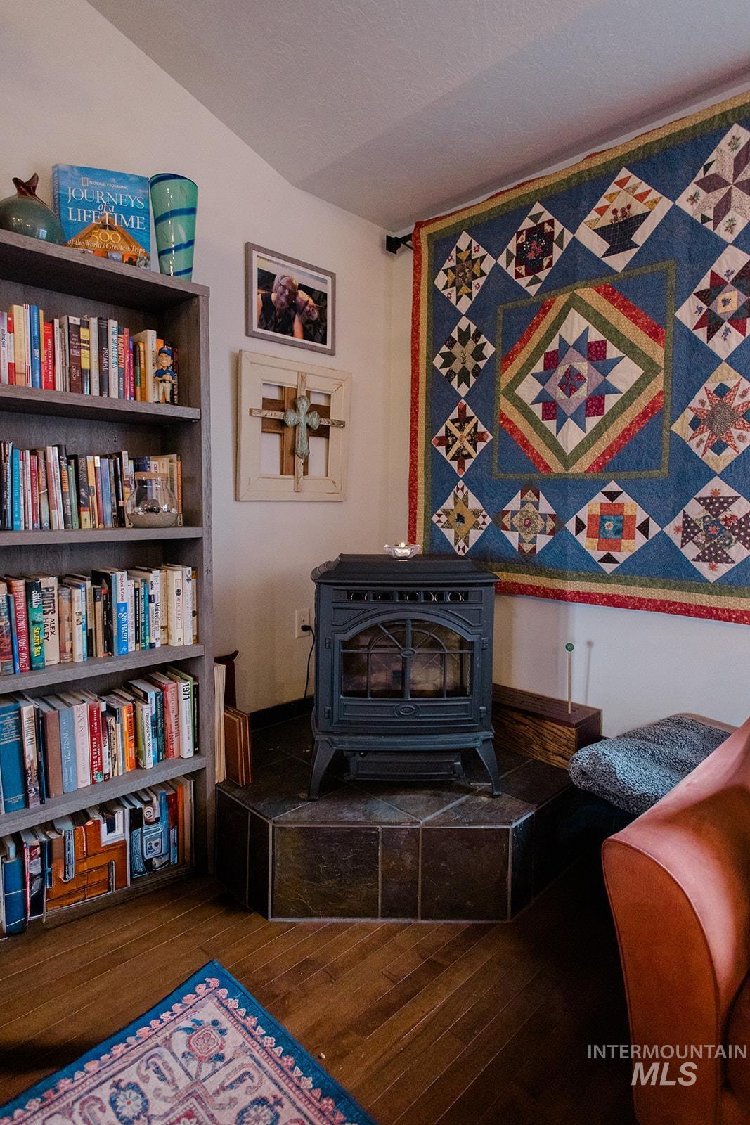 1790 NE Cinder Loop, Mountain Home, Idaho 83647, 3 Bedrooms, 2 Bathrooms, Residential For Sale, Price $435,000,MLS 98974515