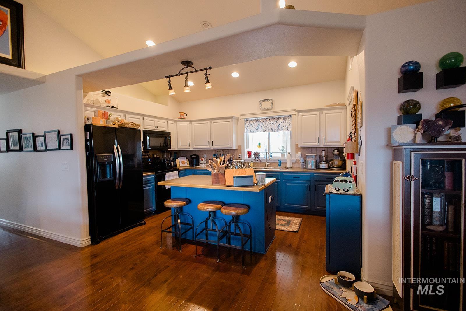 1790 NE Cinder Loop, Mountain Home, Idaho 83647, 3 Bedrooms, 2 Bathrooms, Residential For Sale, Price $435,000,MLS 98974515