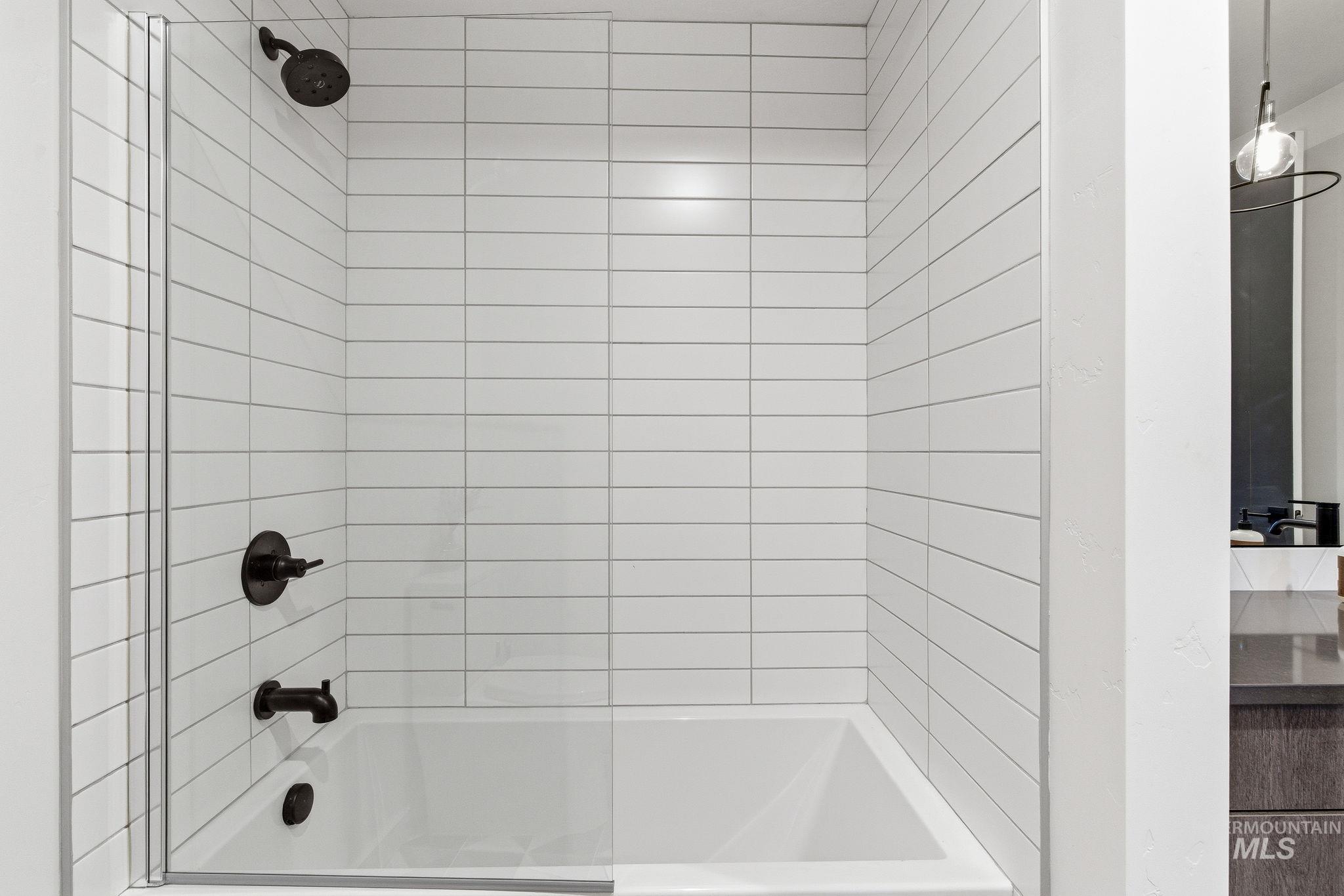 3928 E. Haystack St, Boise, Idaho 83713, 2 Bedrooms, 2 Bathrooms, Residential For Sale, Price $455,000,MLS 98974516