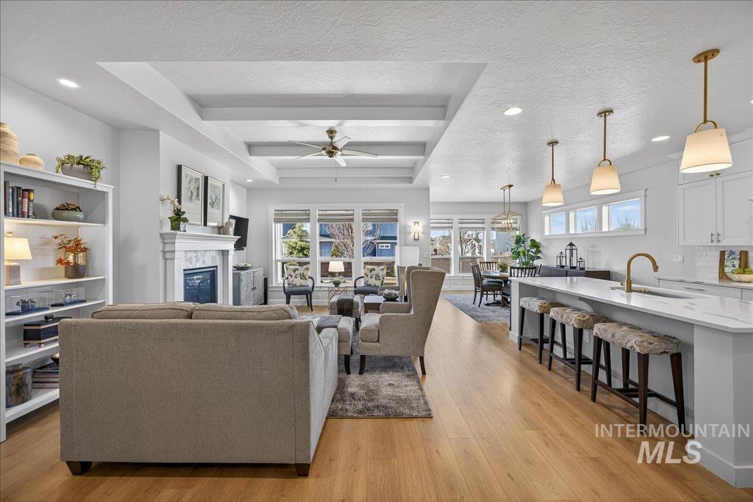 5525 S Acheron Way, Meridian, Idaho 83642, 3 Bedrooms, 2 Bathrooms, Residential For Sale, Price $575,000,MLS 98974519