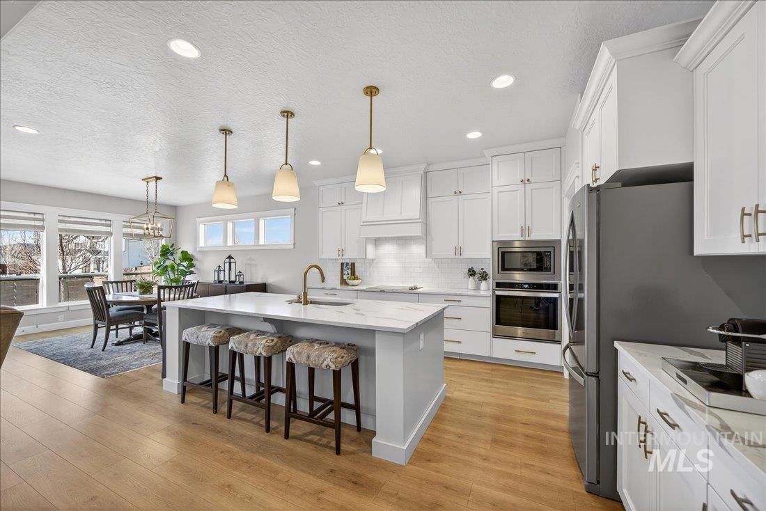 5525 S Acheron Way, Meridian, Idaho 83642, 3 Bedrooms, 2 Bathrooms, Residential For Sale, Price $575,000,MLS 98974519