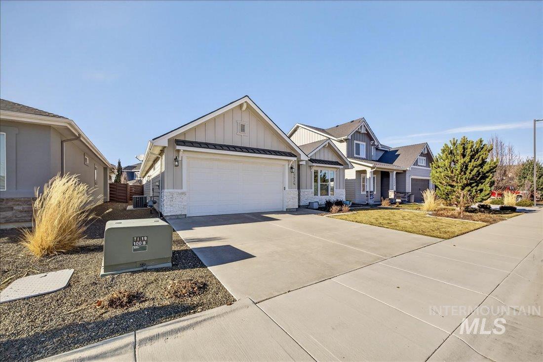 5525 S Acheron Way, Meridian, Idaho 83642, 3 Bedrooms, 2 Bathrooms, Residential For Sale, Price $575,000,MLS 98974519