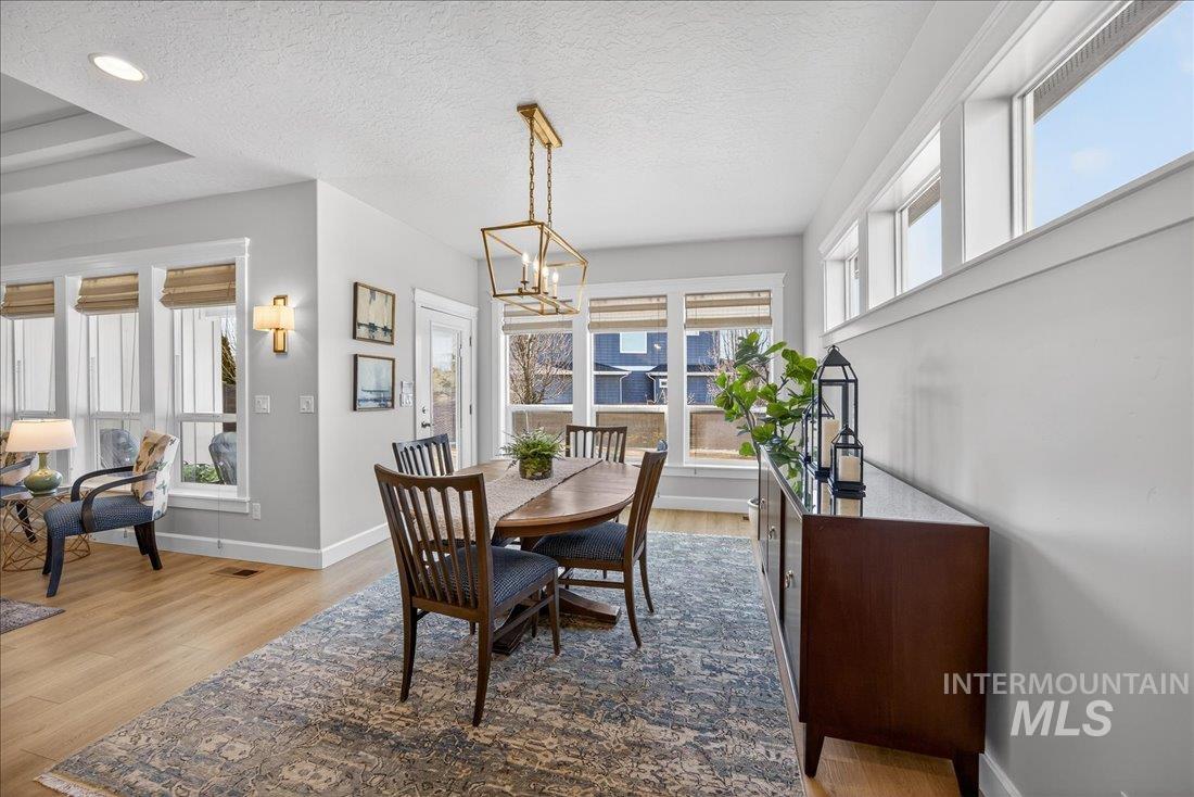 5525 S Acheron Way, Meridian, Idaho 83642, 3 Bedrooms, 2 Bathrooms, Residential For Sale, Price $575,000,MLS 98974519