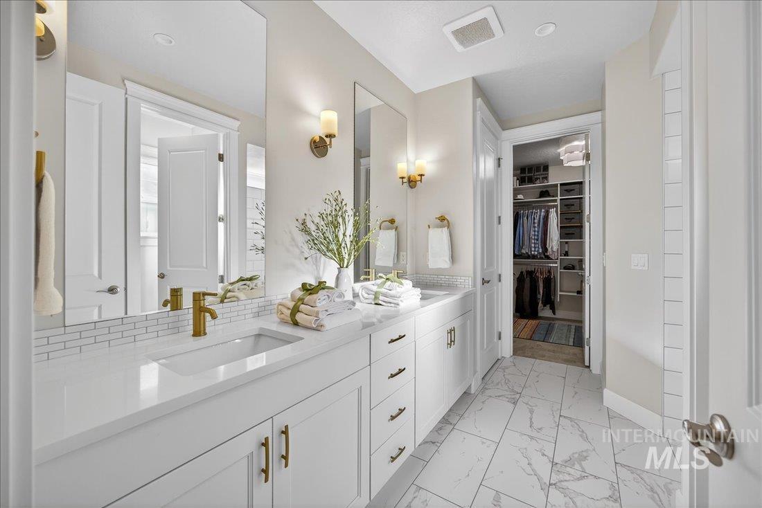 5525 S Acheron Way, Meridian, Idaho 83642, 3 Bedrooms, 2 Bathrooms, Residential For Sale, Price $575,000,MLS 98974519