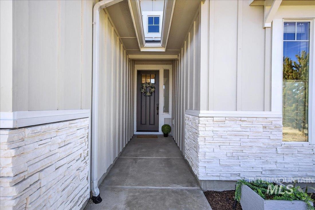 5525 S Acheron Way, Meridian, Idaho 83642, 3 Bedrooms, 2 Bathrooms, Residential For Sale, Price $575,000,MLS 98974519