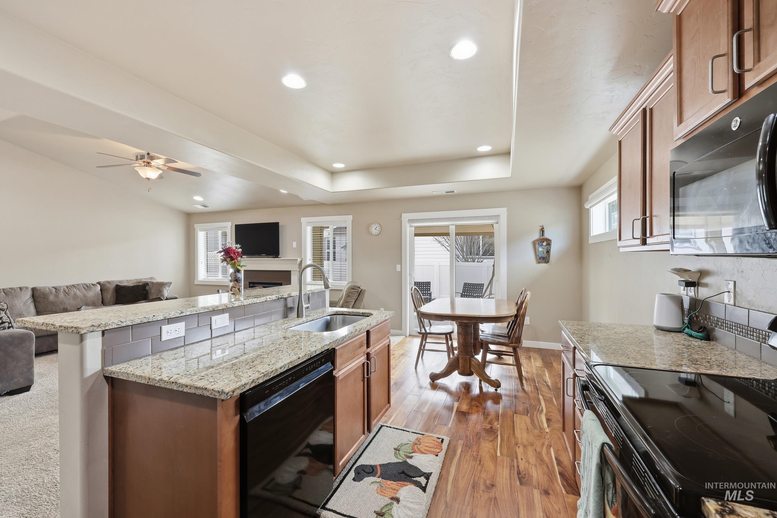 419 W Thornwood St, Nampa, Idaho 83686, 3 Bedrooms, 2 Bathrooms, Residential For Sale, Price $414,000,MLS 98974523