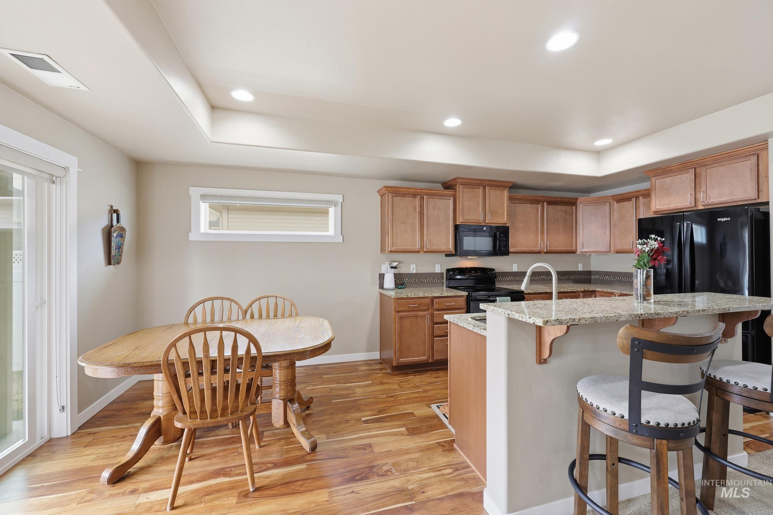 419 W Thornwood St, Nampa, Idaho 83686, 3 Bedrooms, 2 Bathrooms, Residential For Sale, Price $414,000,MLS 98974523