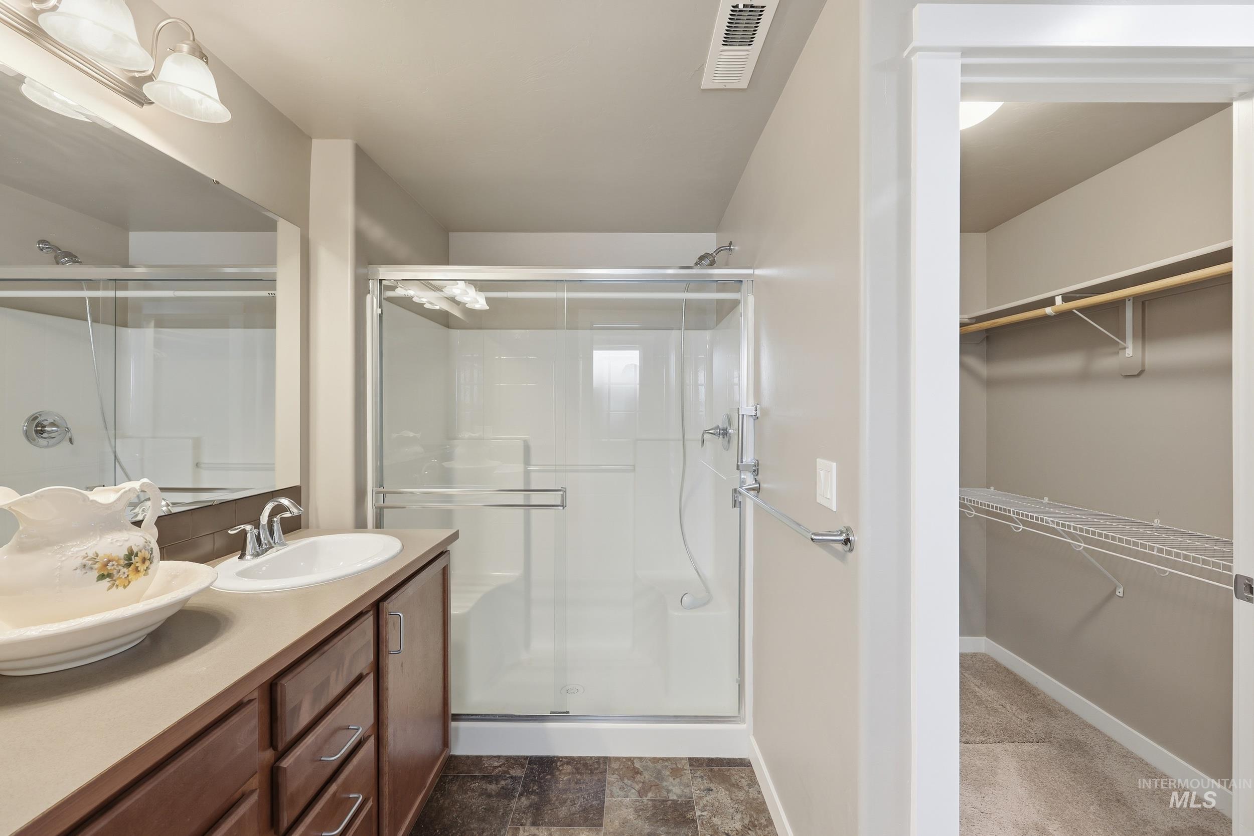 419 W Thornwood St, Nampa, Idaho 83686, 3 Bedrooms, 2 Bathrooms, Residential For Sale, Price $414,000,MLS 98974523