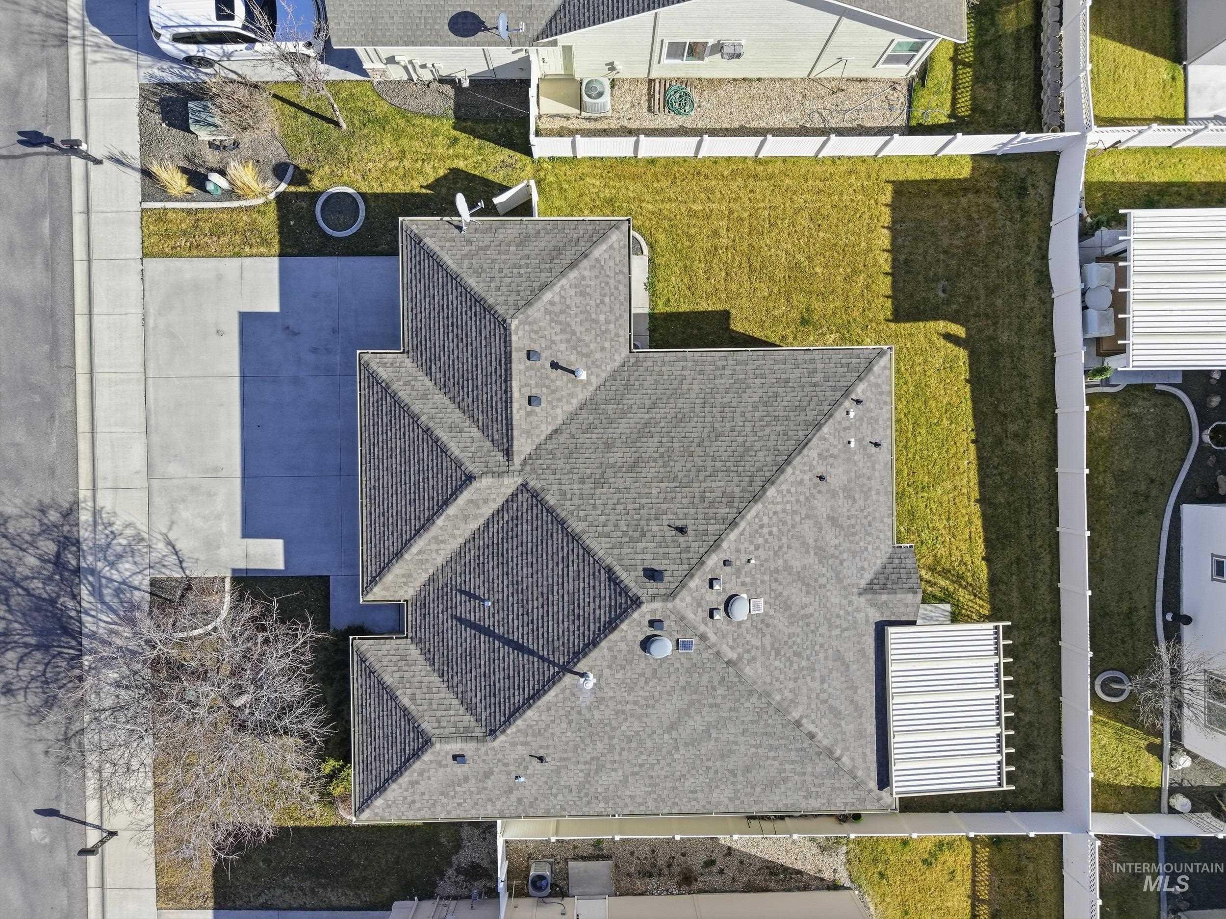 419 W Thornwood St, Nampa, Idaho 83686, 3 Bedrooms, 2 Bathrooms, Residential For Sale, Price $440,000,MLS 98974523