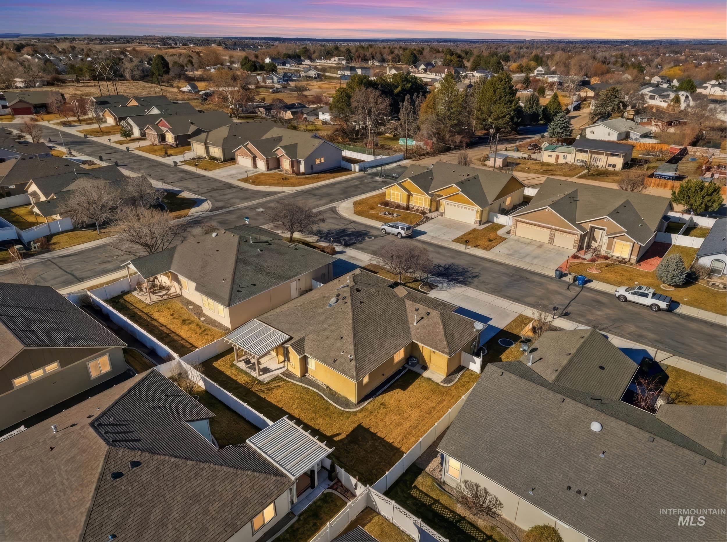 419 W Thornwood St, Nampa, Idaho 83686, 3 Bedrooms, 2 Bathrooms, Residential For Sale, Price $414,000,MLS 98974523