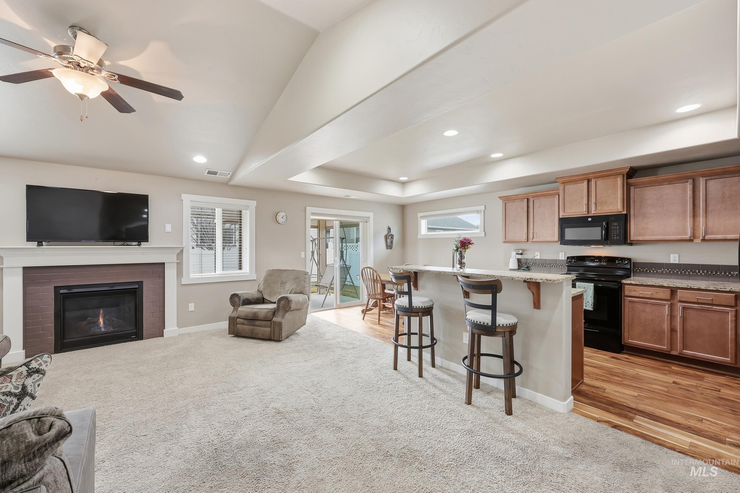 419 W Thornwood St, Nampa, Idaho 83686, 3 Bedrooms, 2 Bathrooms, Residential For Sale, Price $440,000,MLS 98974523