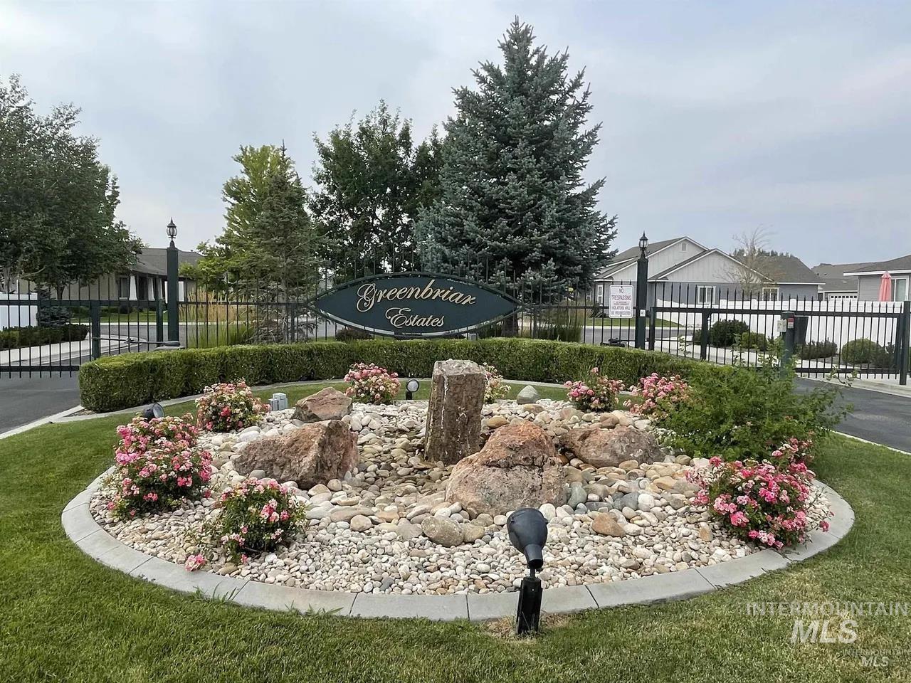 419 W Thornwood St, Nampa, Idaho 83686, 3 Bedrooms, 2 Bathrooms, Residential For Sale, Price $414,000,MLS 98974523