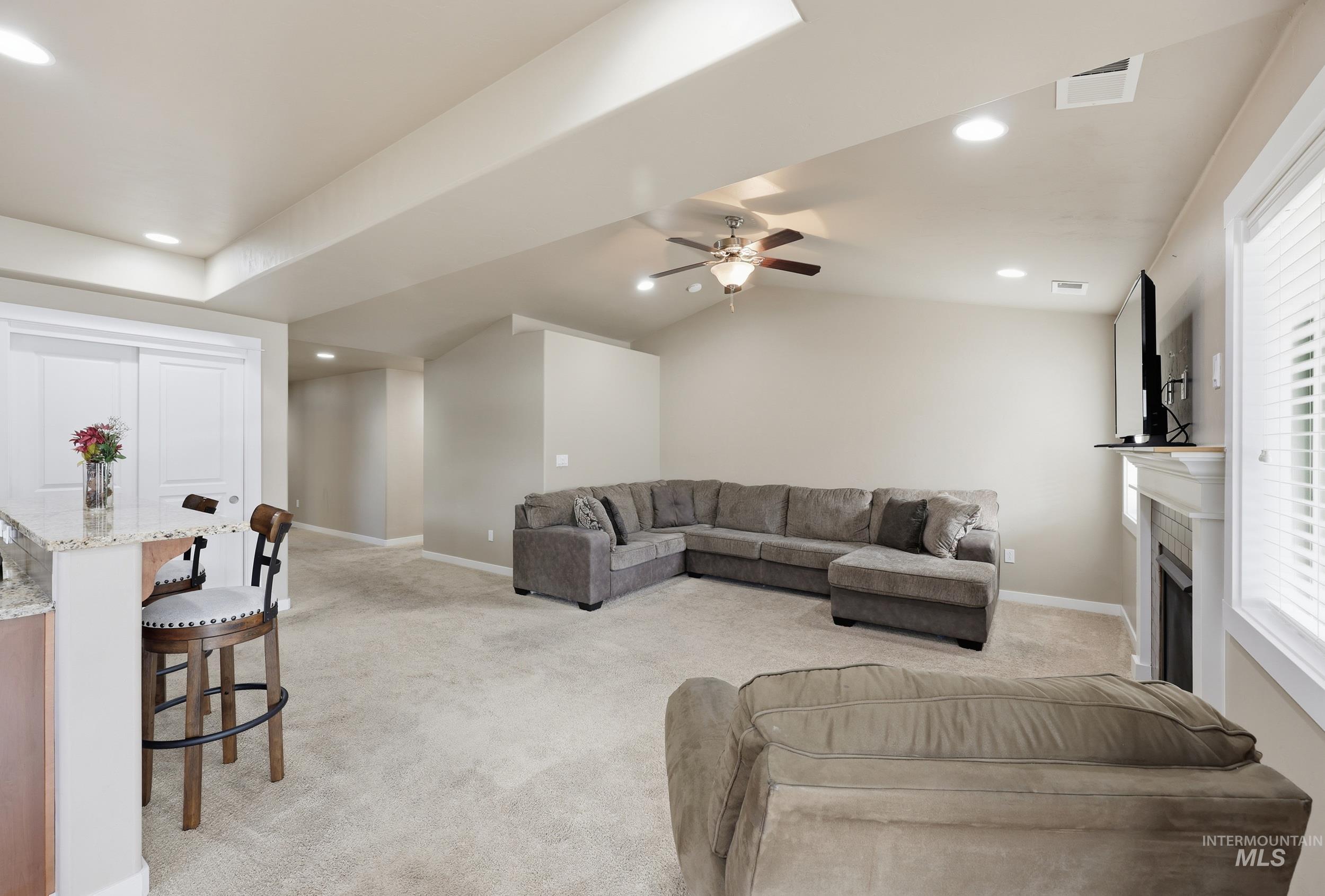 419 W Thornwood St, Nampa, Idaho 83686, 3 Bedrooms, 2 Bathrooms, Residential For Sale, Price $440,000,MLS 98974523