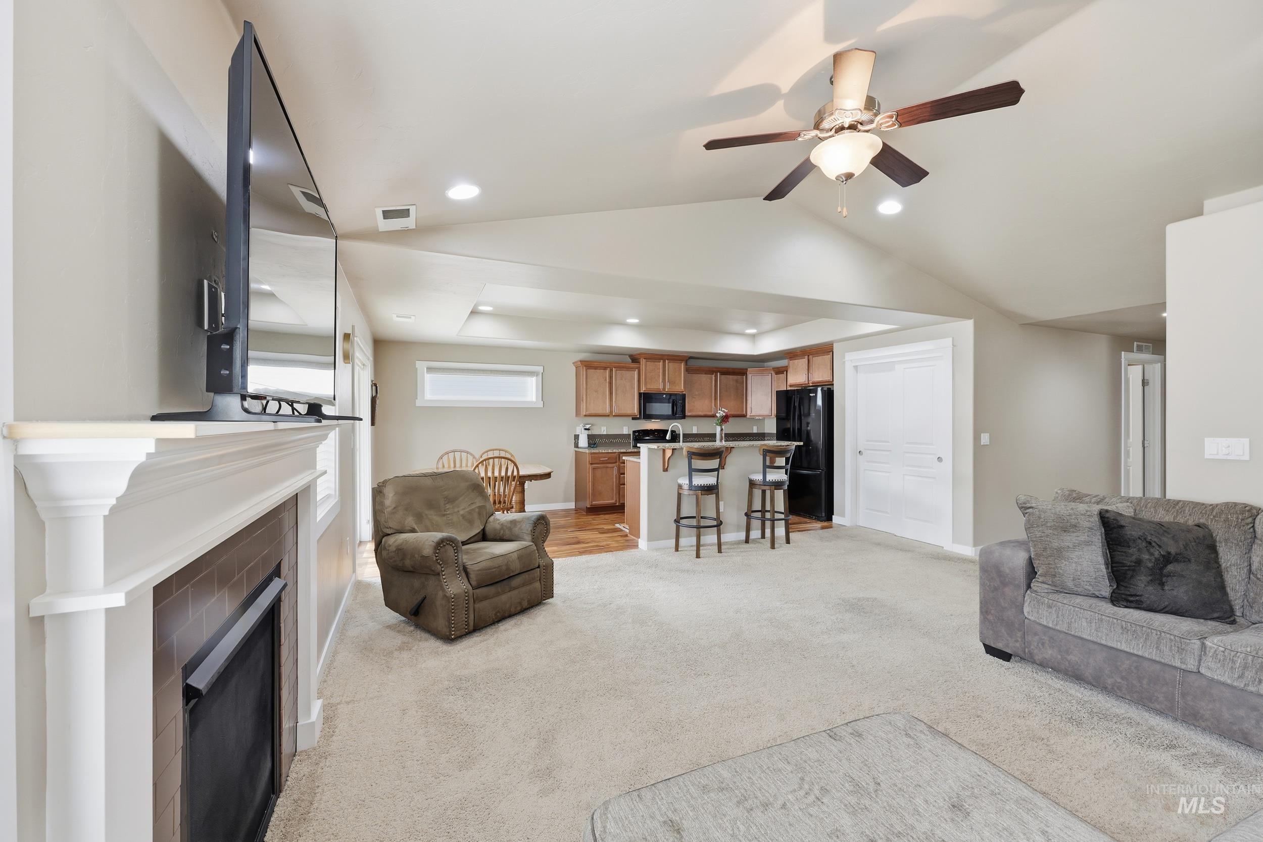 419 W Thornwood St, Nampa, Idaho 83686, 3 Bedrooms, 2 Bathrooms, Residential For Sale, Price $414,000,MLS 98974523