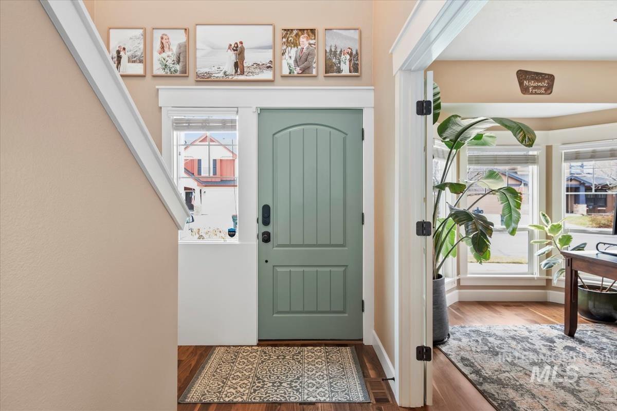 3637 N Park Crossing, Meridian, Idaho 83646, 4 Bedrooms, 2.5 Bathrooms, Residential For Sale, Price $549,900,MLS 98974525