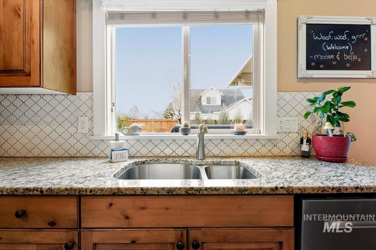 3637 N Park Crossing, Meridian, Idaho 83646, 4 Bedrooms, 2.5 Bathrooms, Residential For Sale, Price $549,900,MLS 98974525