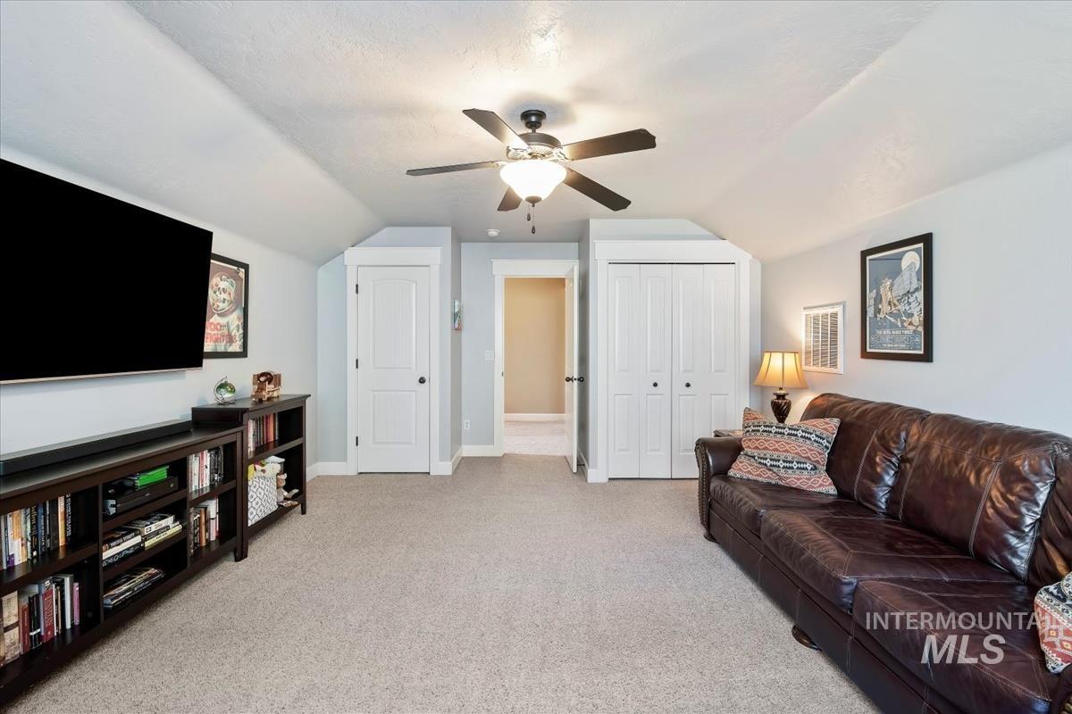 3637 N Park Crossing, Meridian, Idaho 83646, 4 Bedrooms, 2.5 Bathrooms, Residential For Sale, Price $549,900,MLS 98974525