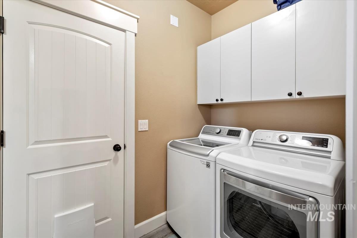 3637 N Park Crossing, Meridian, Idaho 83646, 4 Bedrooms, 2.5 Bathrooms, Residential For Sale, Price $549,900,MLS 98974525