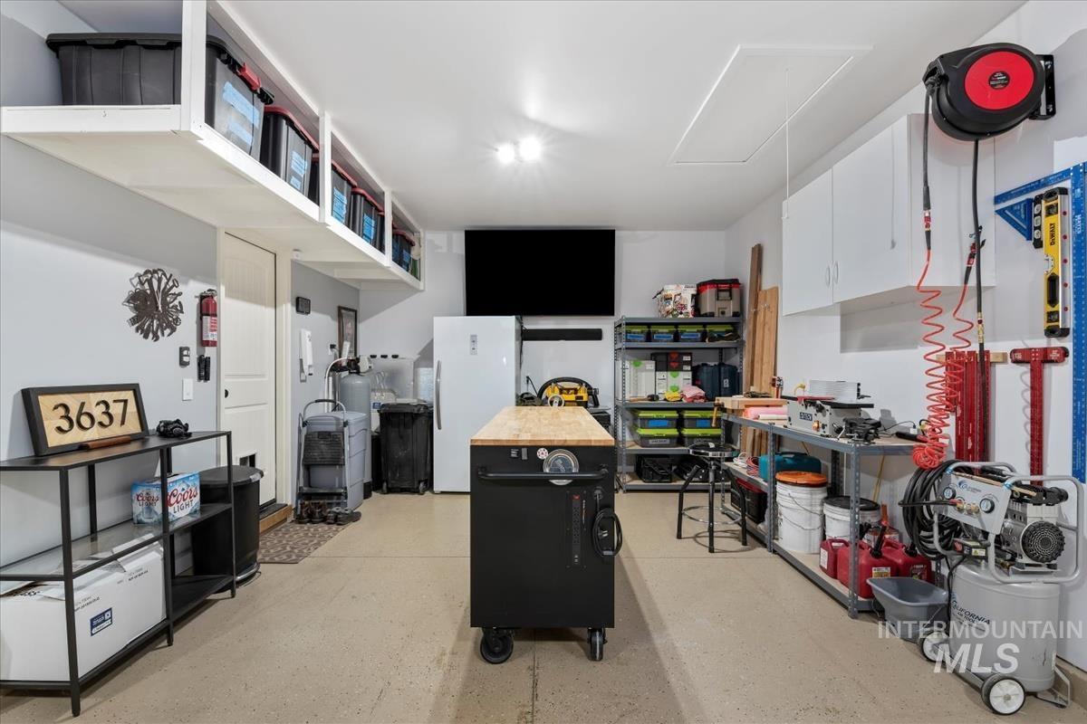 3637 N Park Crossing, Meridian, Idaho 83646, 4 Bedrooms, 2.5 Bathrooms, Residential For Sale, Price $549,900,MLS 98974525