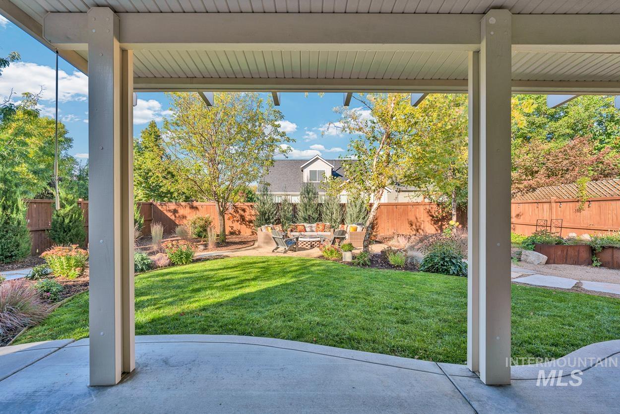 3637 N Park Crossing, Meridian, Idaho 83646, 4 Bedrooms, 2.5 Bathrooms, Residential For Sale, Price $549,900,MLS 98974525