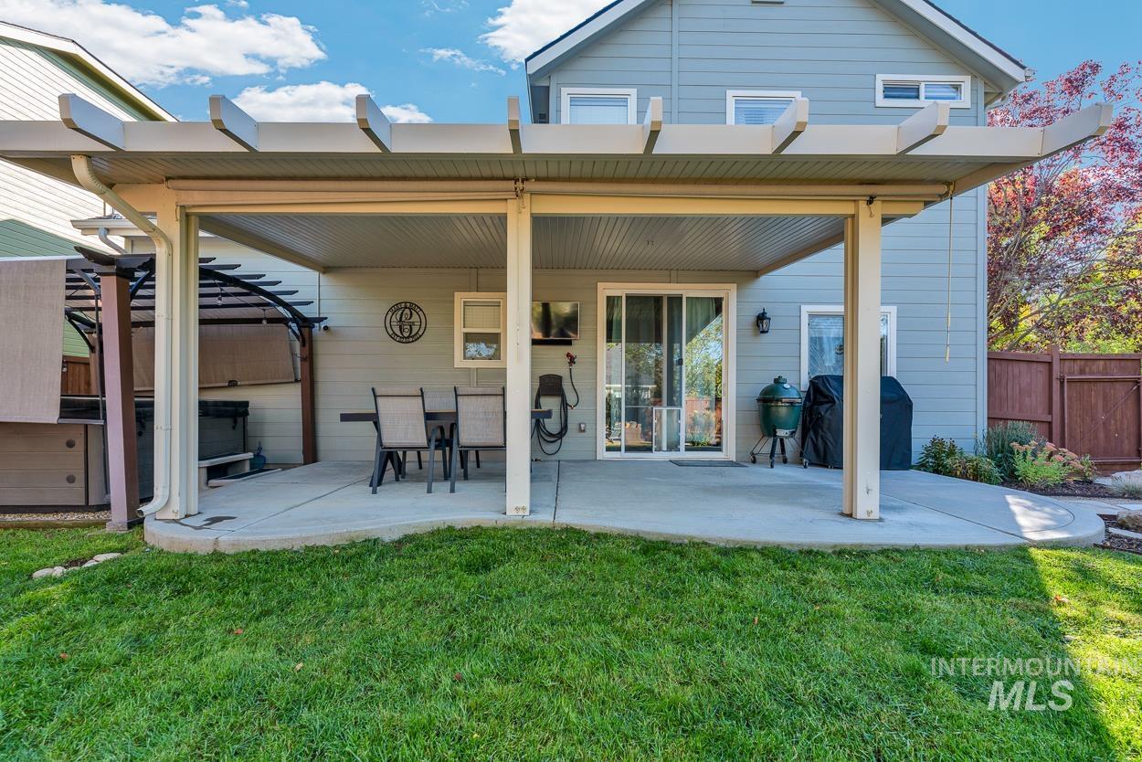 3637 N Park Crossing, Meridian, Idaho 83646, 4 Bedrooms, 2.5 Bathrooms, Residential For Sale, Price $549,900,MLS 98974525