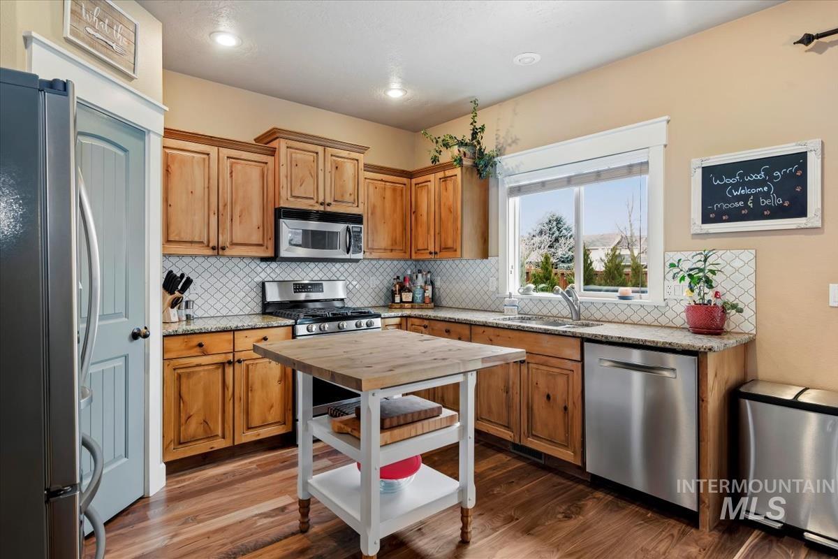 3637 N Park Crossing, Meridian, Idaho 83646, 4 Bedrooms, 2.5 Bathrooms, Residential For Sale, Price $549,900,MLS 98974525