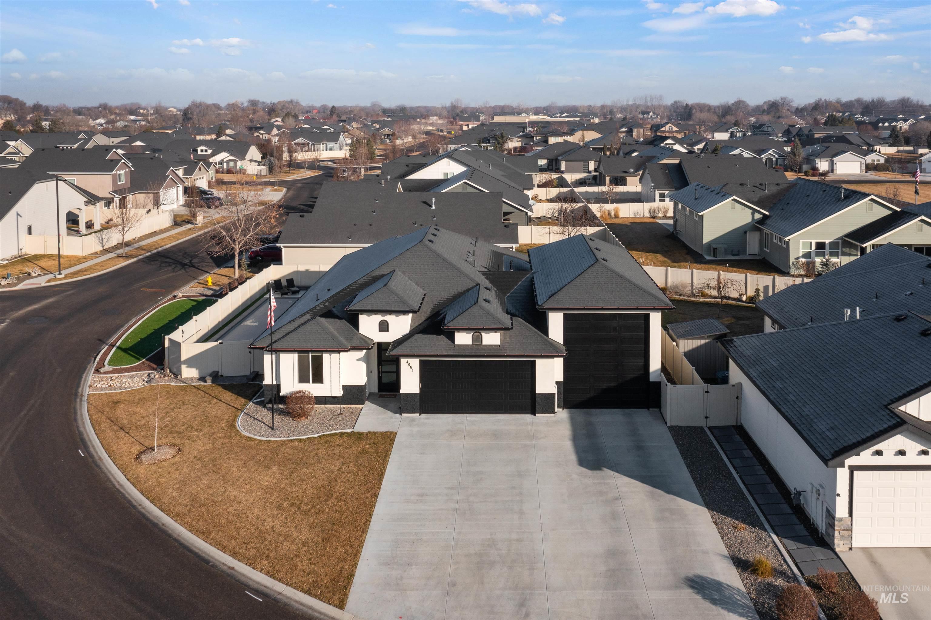 4551 S Lava Springs Loop, Nampa, Idaho 83686, 3 Bedrooms, 2 Bathrooms, Residential For Sale, Price $615,000,MLS 98974526