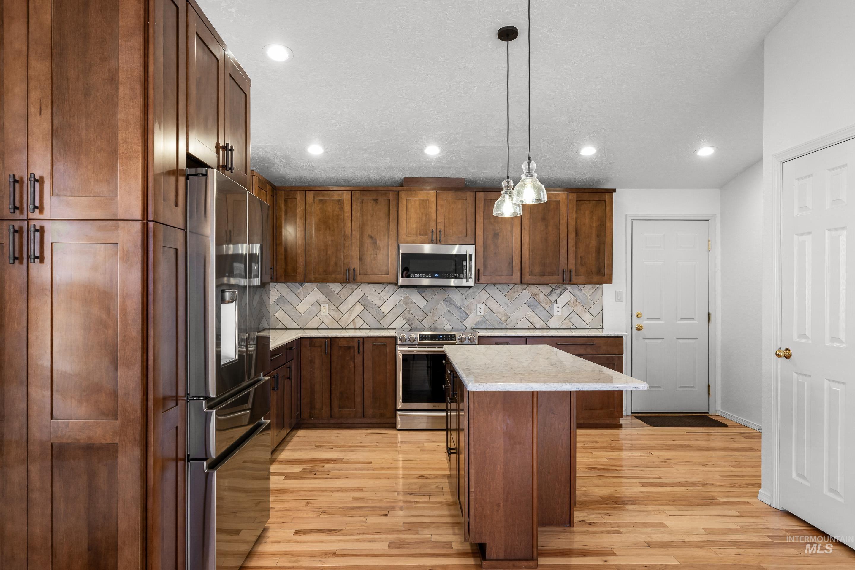 3237 S Holden Ave, Boise, Idaho 83706-5373, 3 Bedrooms, 2 Bathrooms, Residential For Sale, Price $499,900,MLS 98974527