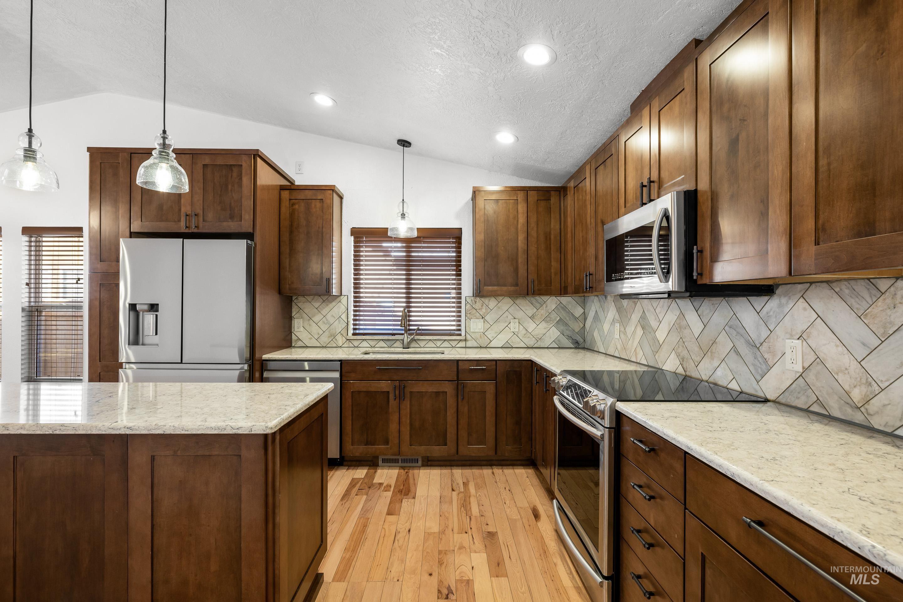 3237 S Holden Ave, Boise, Idaho 83706-5373, 3 Bedrooms, 2 Bathrooms, Residential For Sale, Price $499,900,MLS 98974527