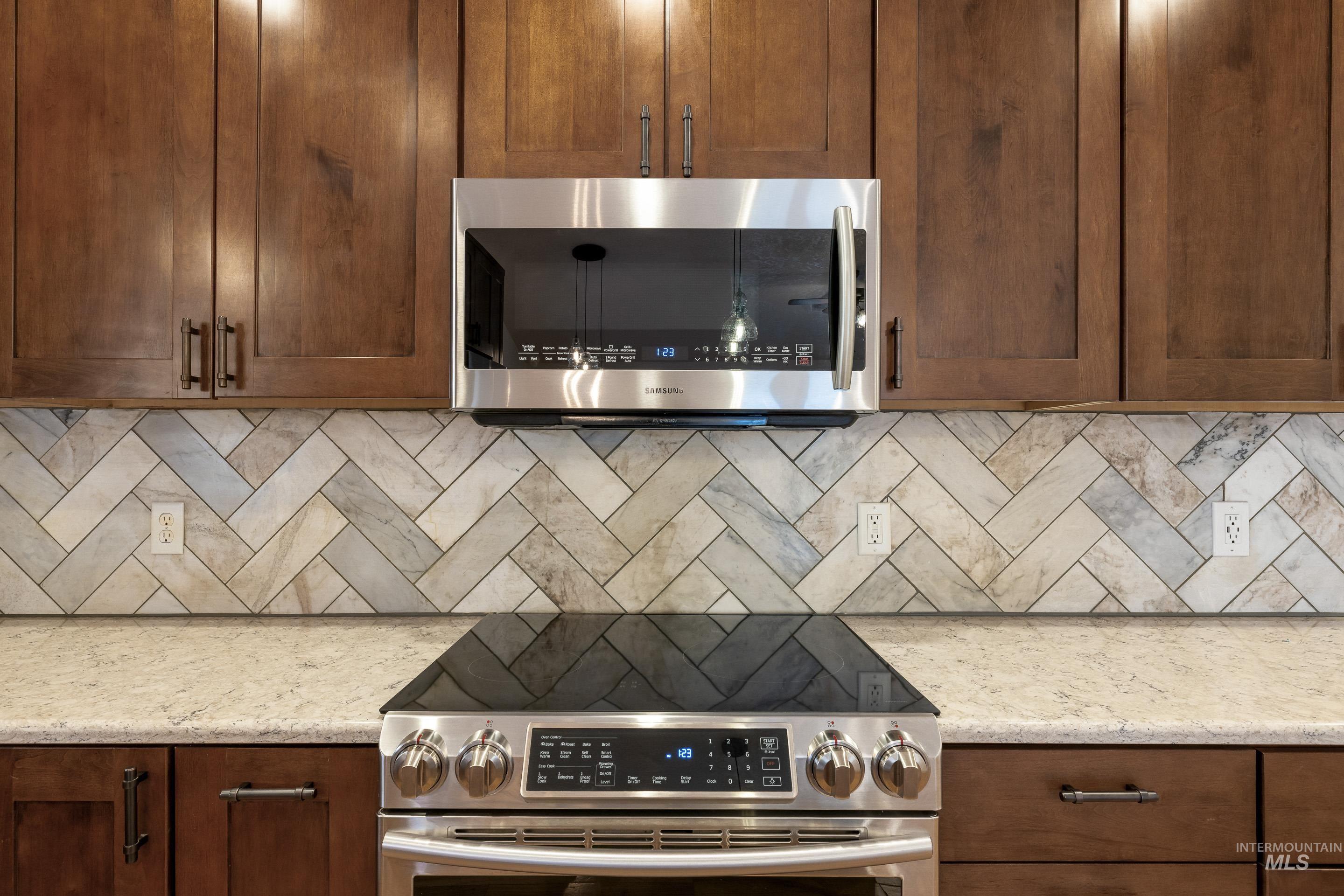 3237 S Holden Ave, Boise, Idaho 83706-5373, 3 Bedrooms, 2 Bathrooms, Residential For Sale, Price $499,900,MLS 98974527